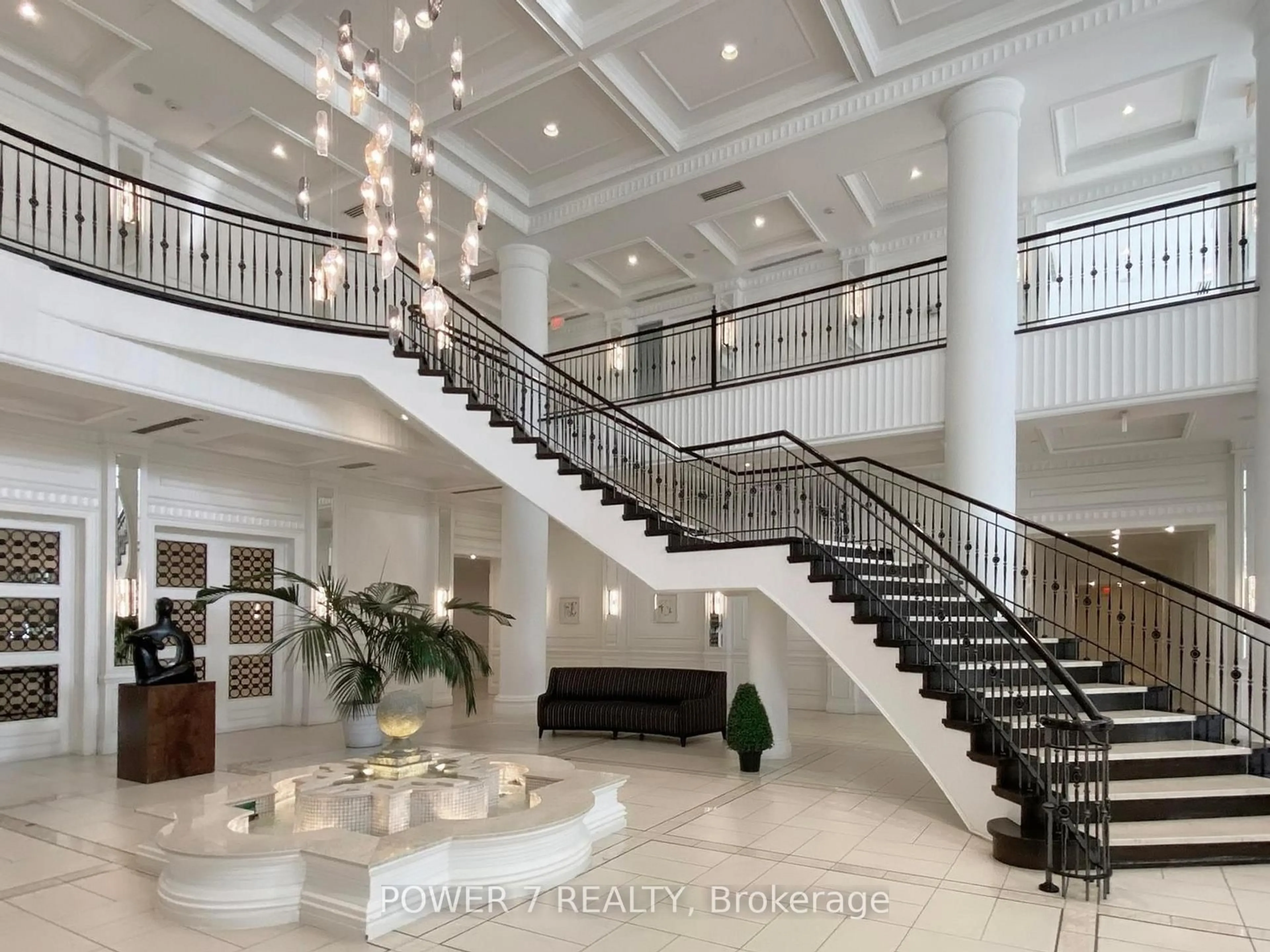 Indoor foyer for 15 Greenview Ave #1611, Toronto Ontario M2M 4M7