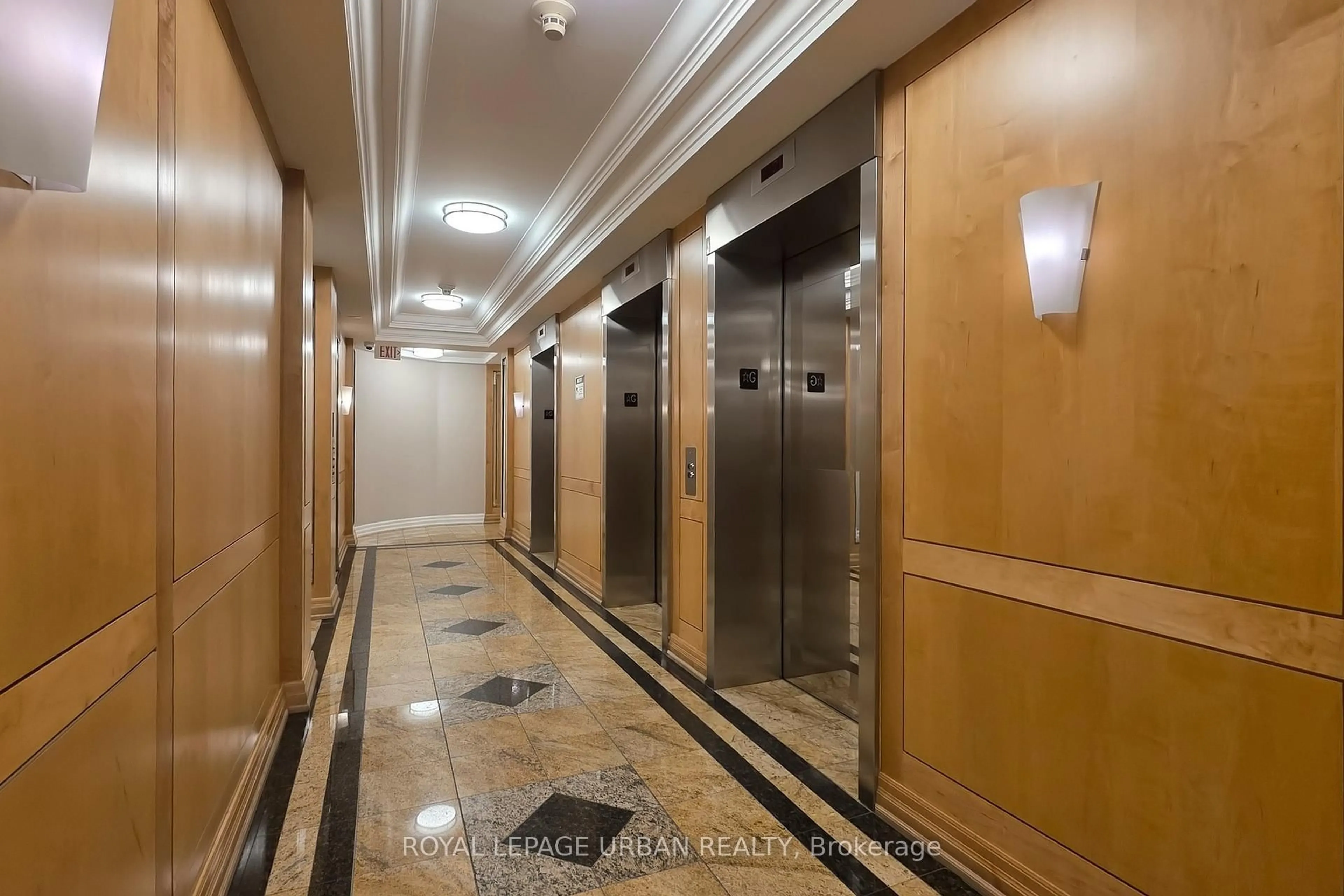 Indoor foyer for 78 Harrison Garden Blvd #908, Toronto Ontario M2N 7E2