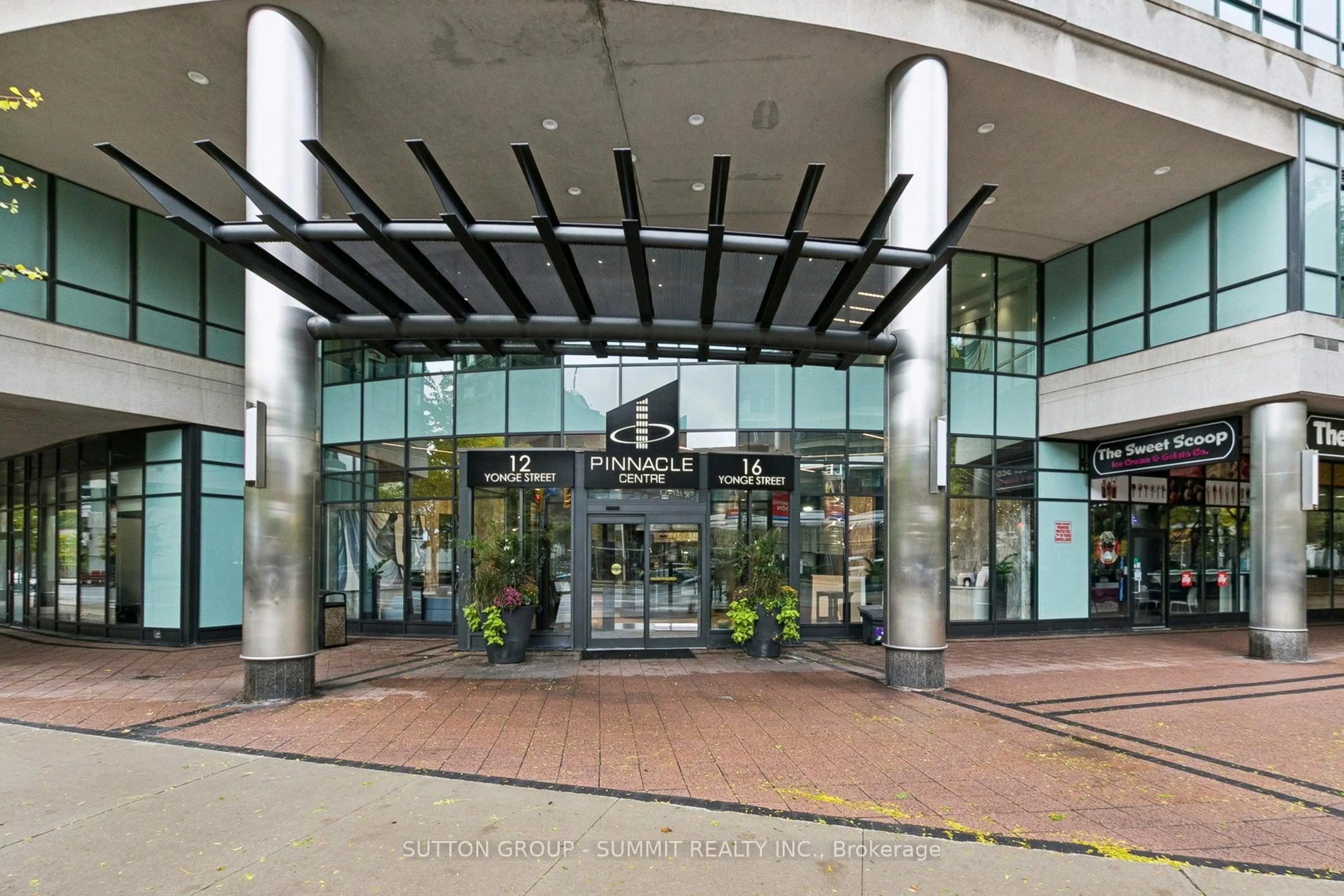 Indoor foyer for 16 Yonge St #3904, Toronto Ontario M5E 2A1