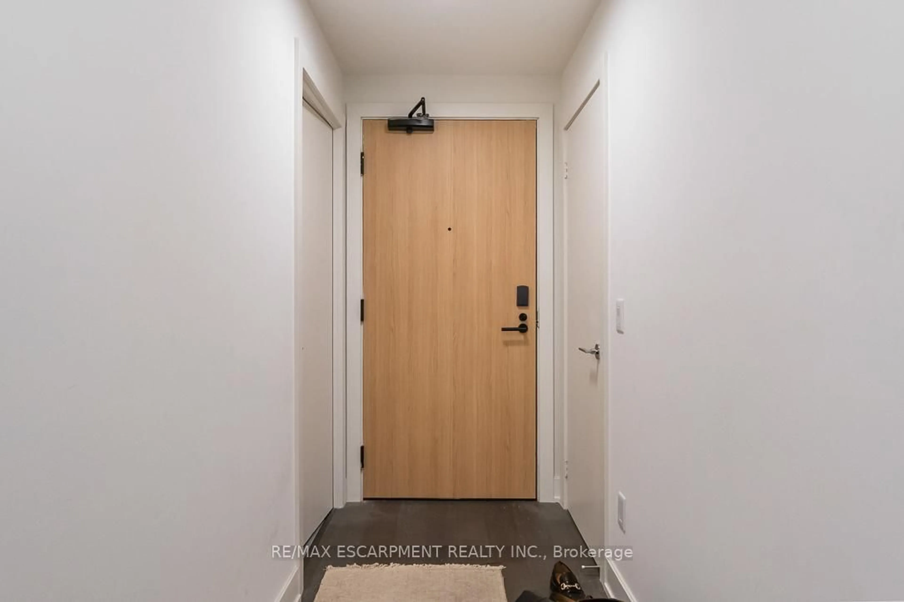 Indoor entryway for 35 Mercer St #3311, Toronto Ontario M5V 3C6