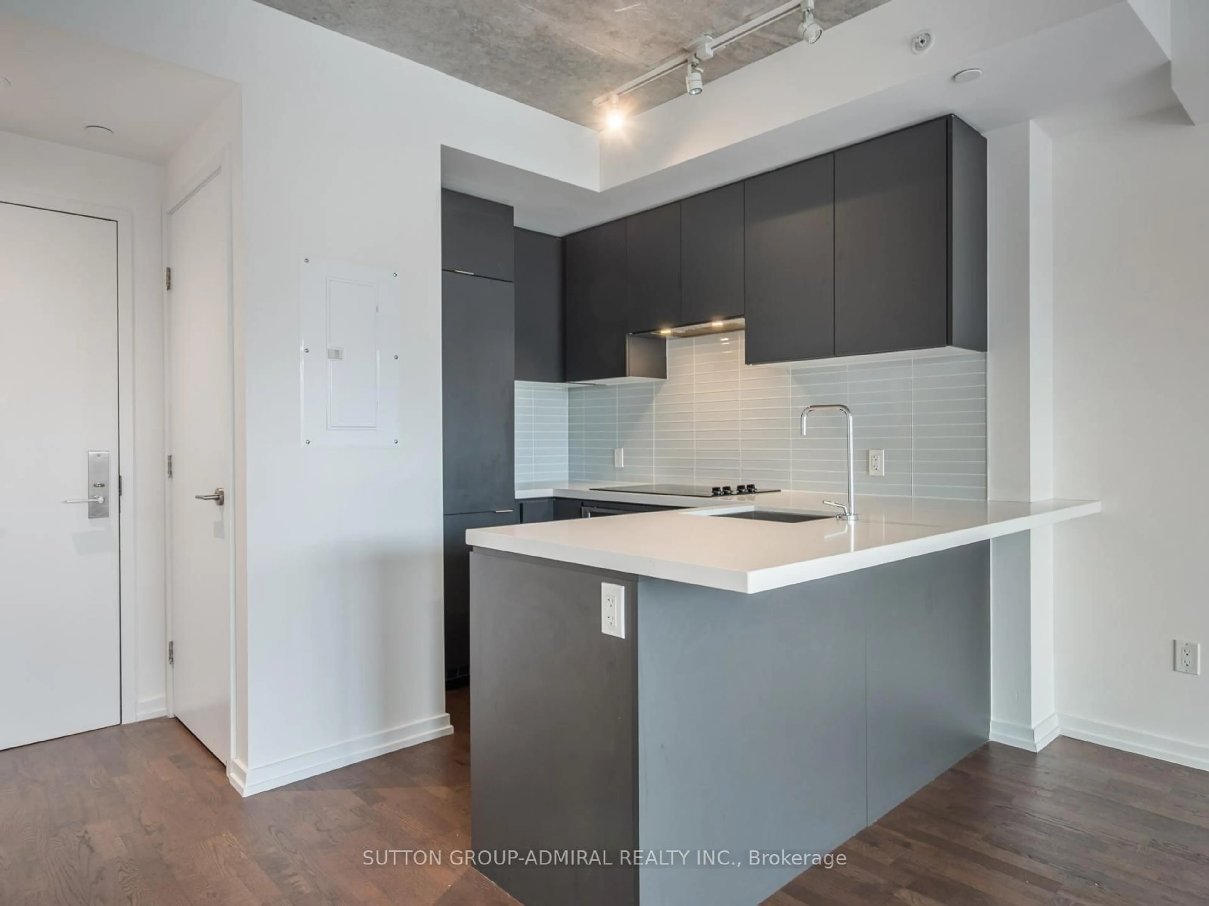 Standard kitchen, unknown for 60 Colborne St #704, Toronto Ontario M5E 0B7