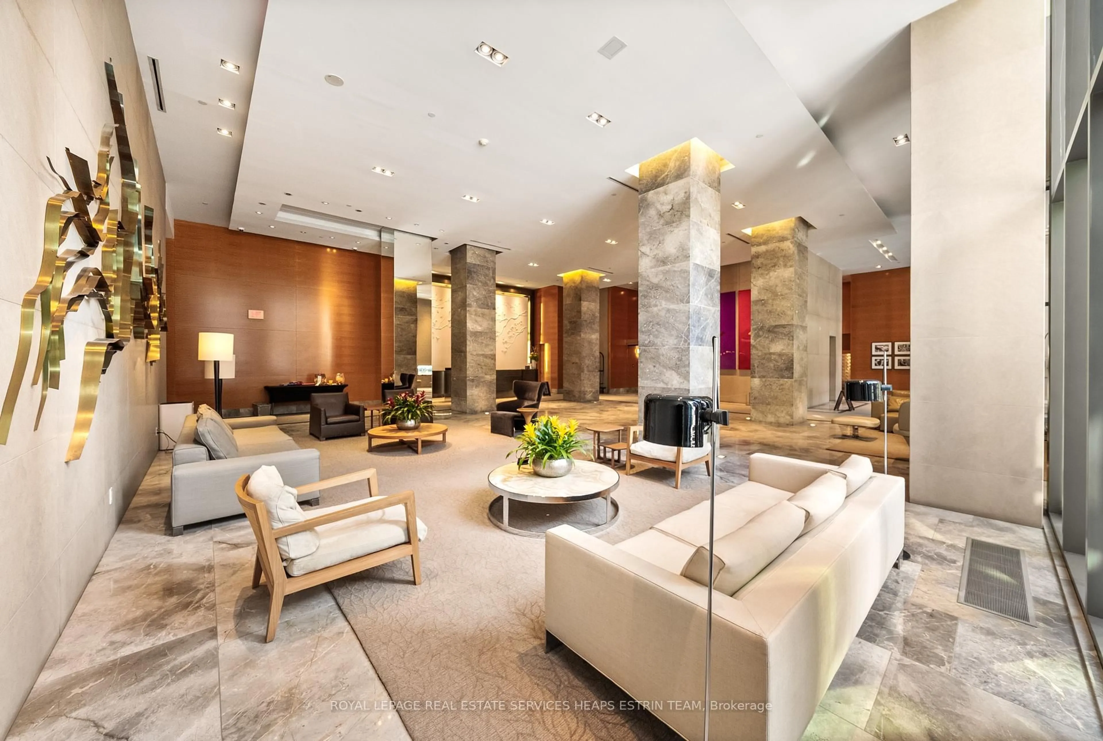 Lobby for 1 Bedford Rd #613, Toronto Ontario M5R 2J7