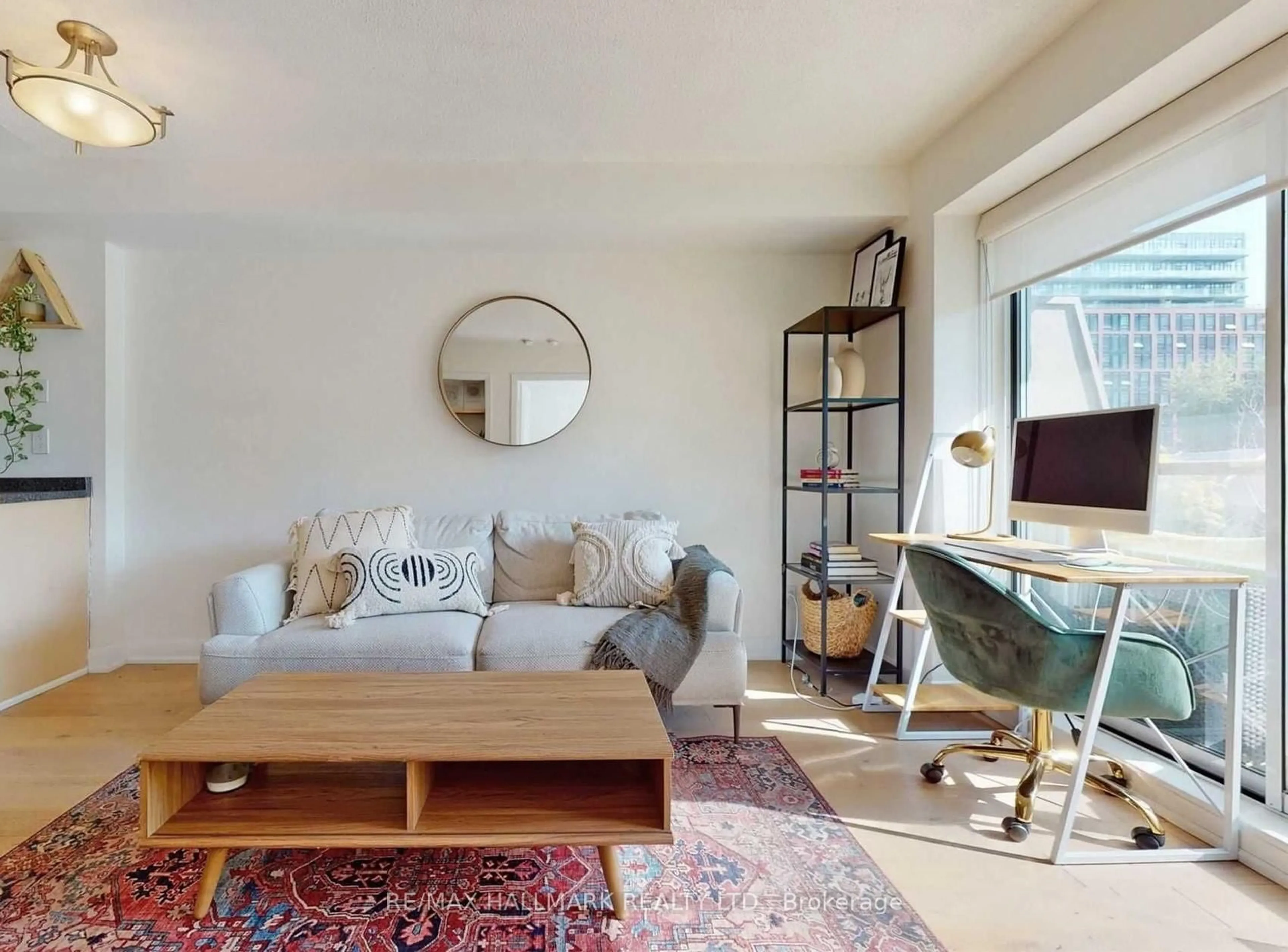 Living room with furniture, unknown for 140 Bathurst St #408, Toronto Ontario M5V 3N8