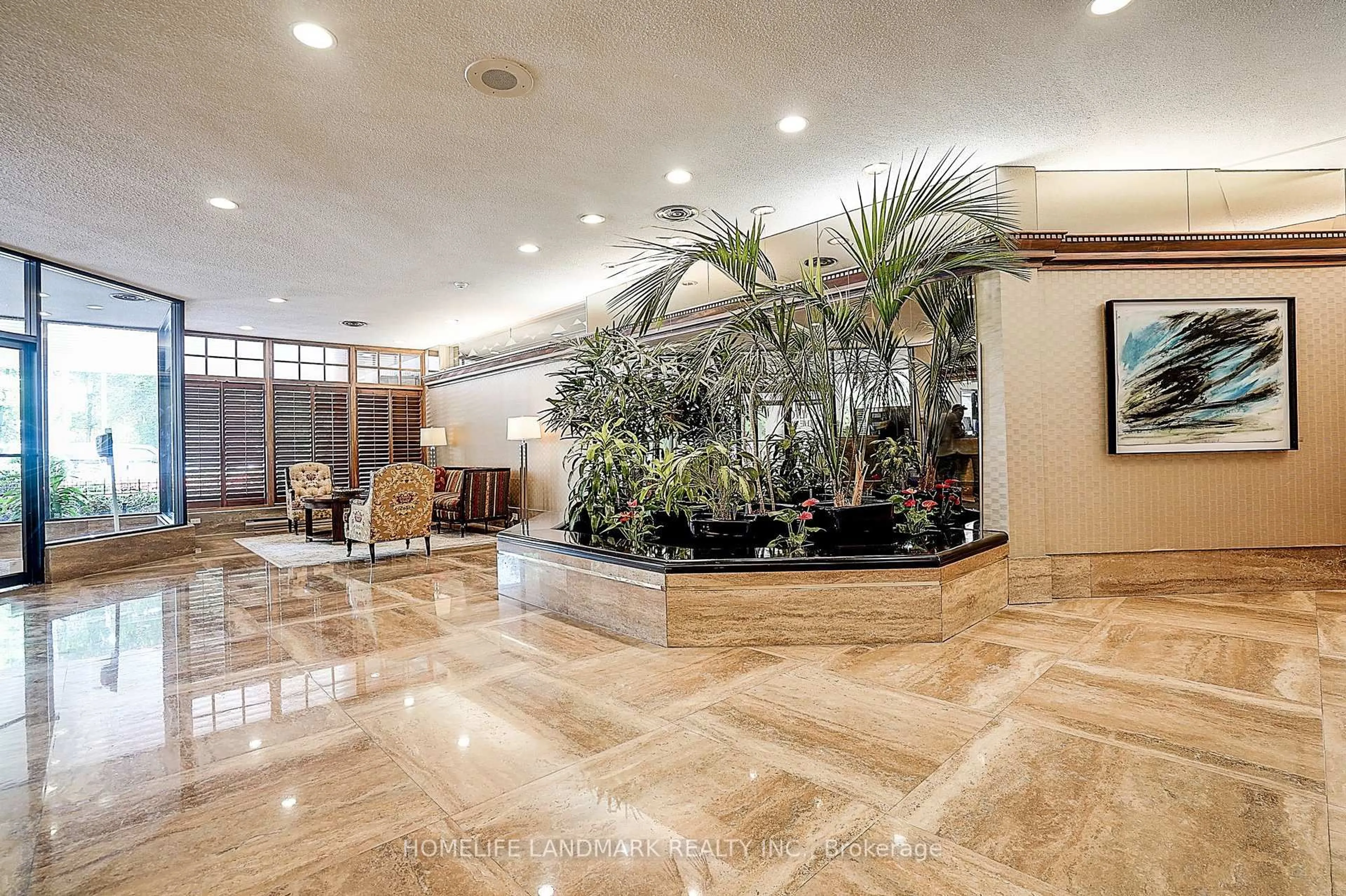 Lobby for 130 Carlton St #503, Toronto Ontario M5A 4K3