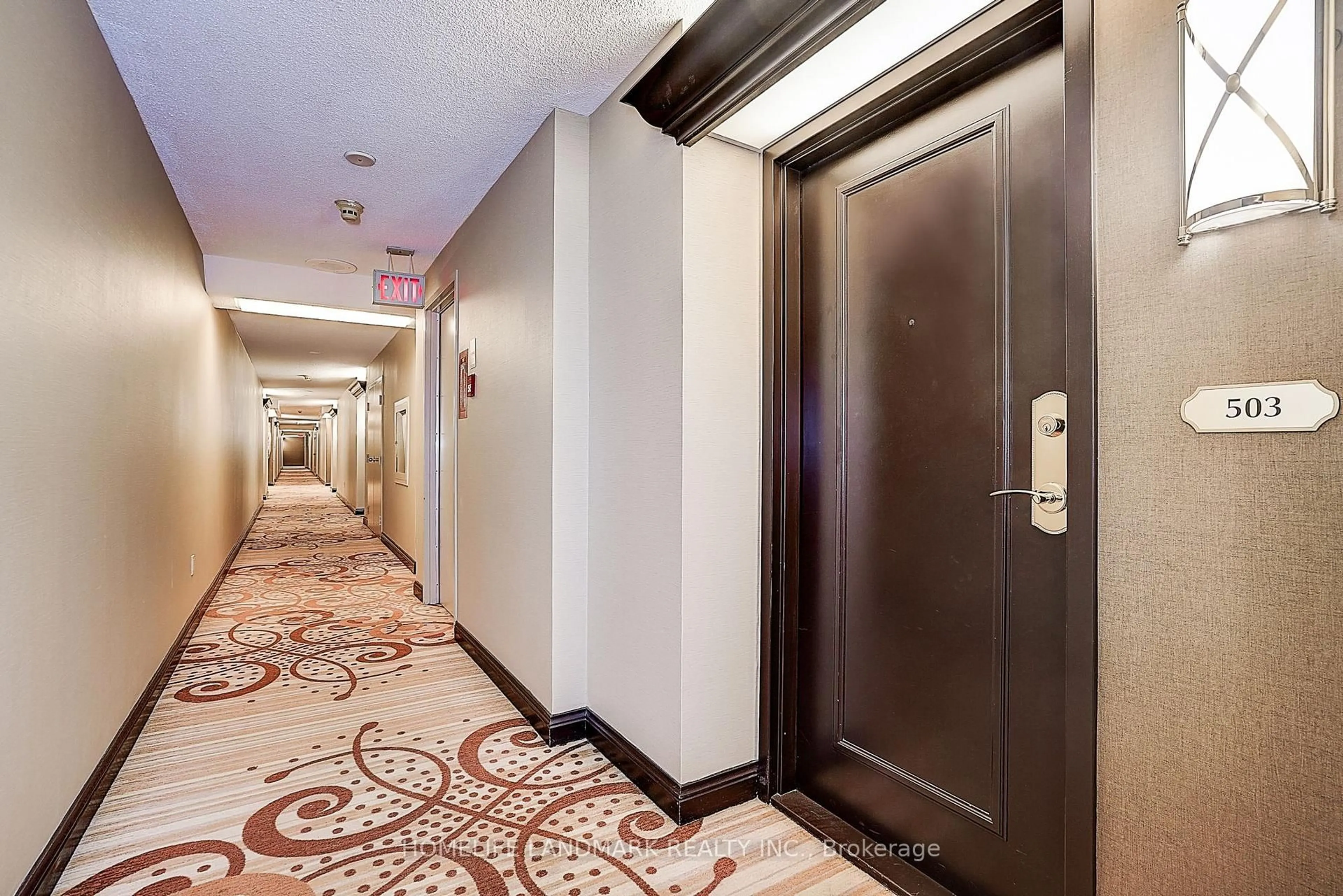 Indoor foyer for 130 Carlton St #503, Toronto Ontario M5A 4K3