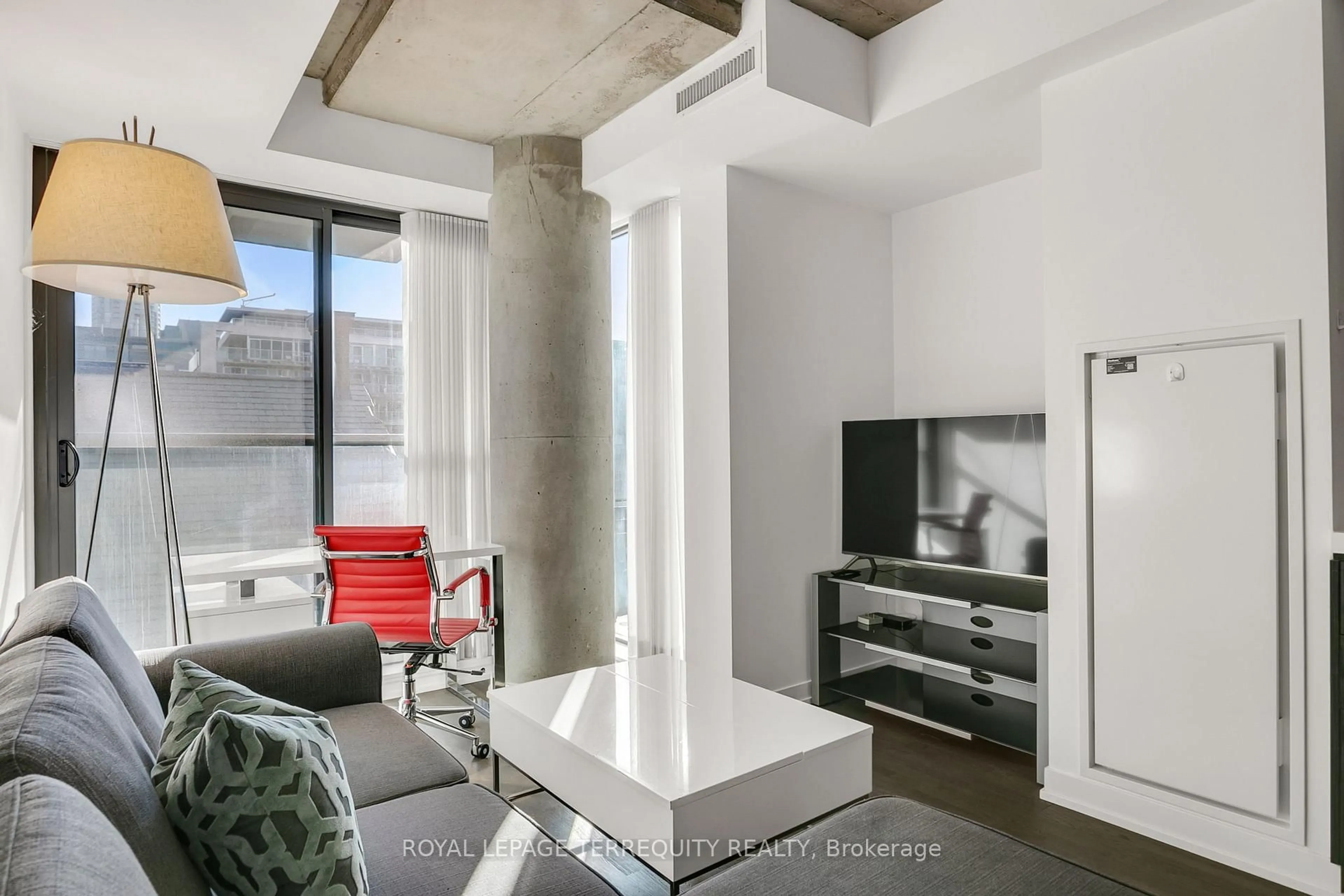 Unknown for 560 King St #523, Toronto Ontario M5V 1M3