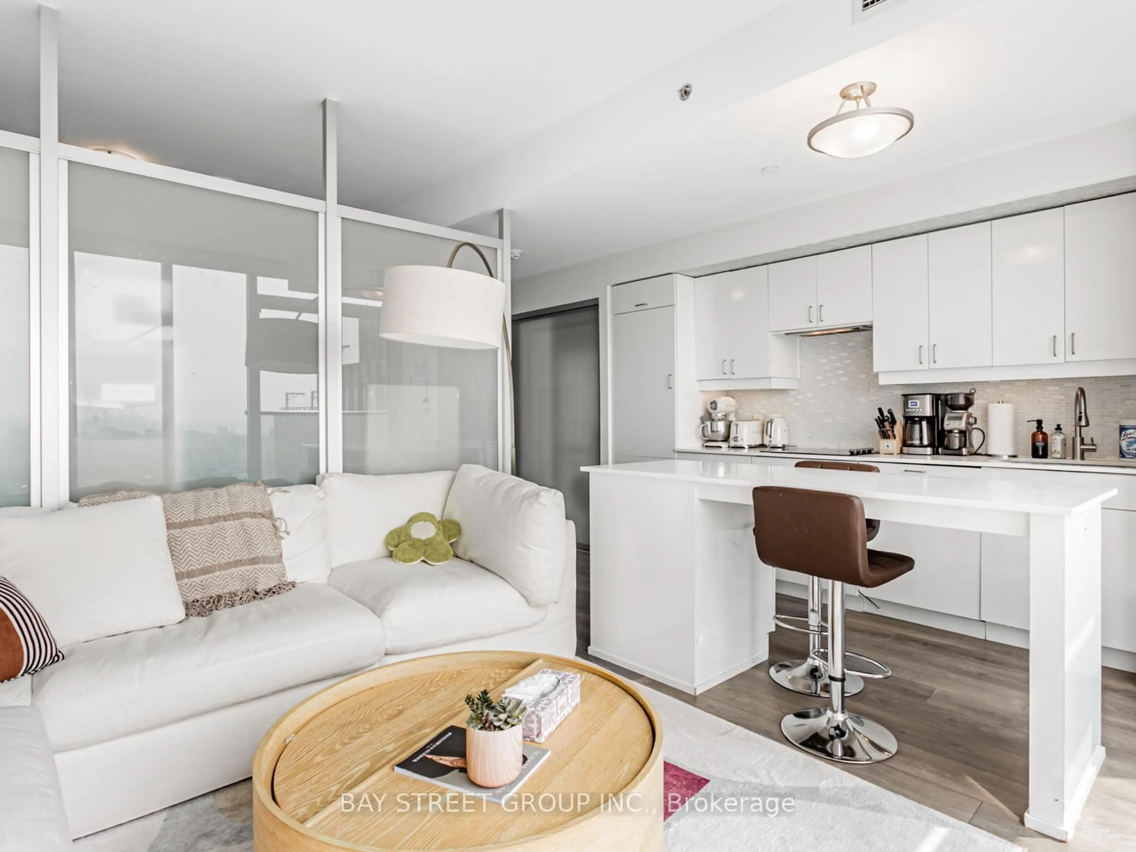 Unknown for 426 University Ave #4101, Toronto Ontario M5G 1S9