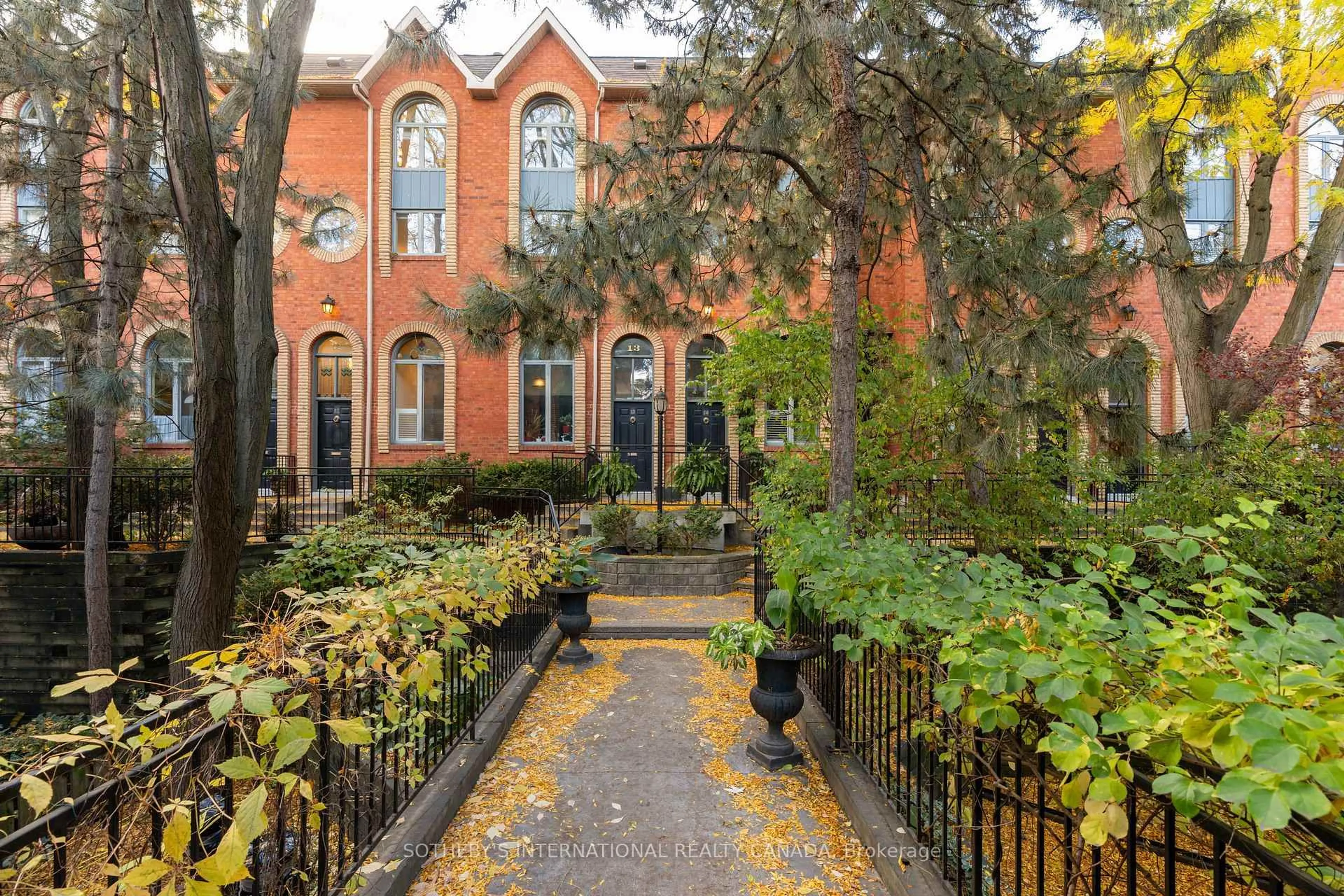 Patio, street for 280 Sherbourne St #12, Toronto Ontario M5A 2S1