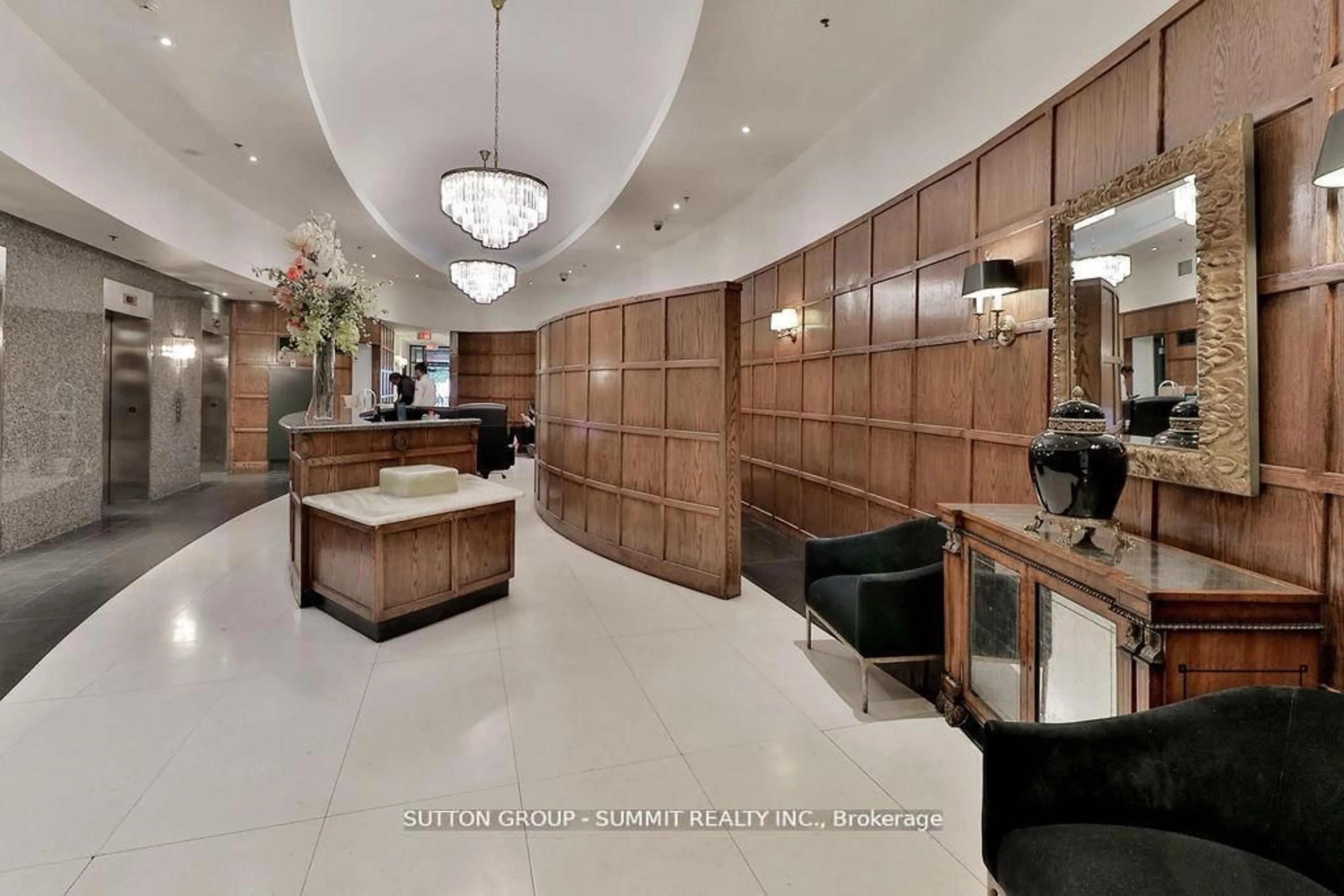 Lobby for 102 Bloor St #Ph07, Toronto Ontario M5S 1M8
