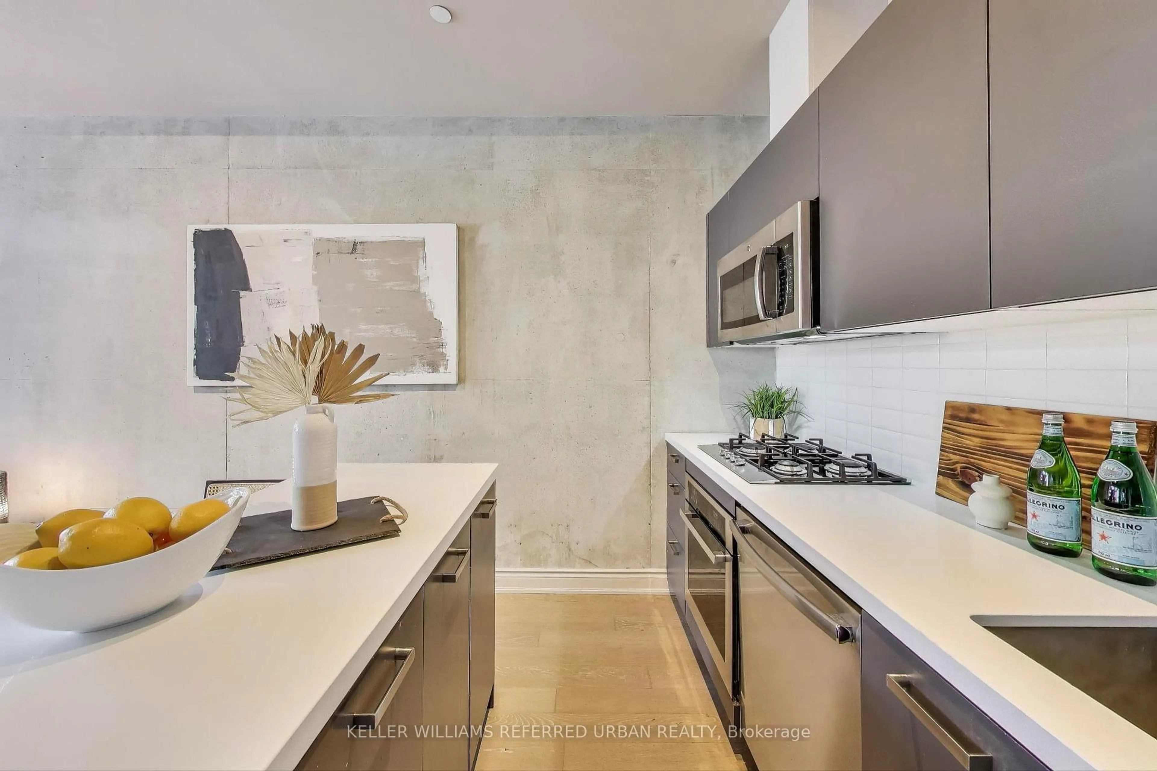 Contemporary kitchen, ceramic/tile floor for 608 Richmond St #616, Toronto Ontario M5V 0N9