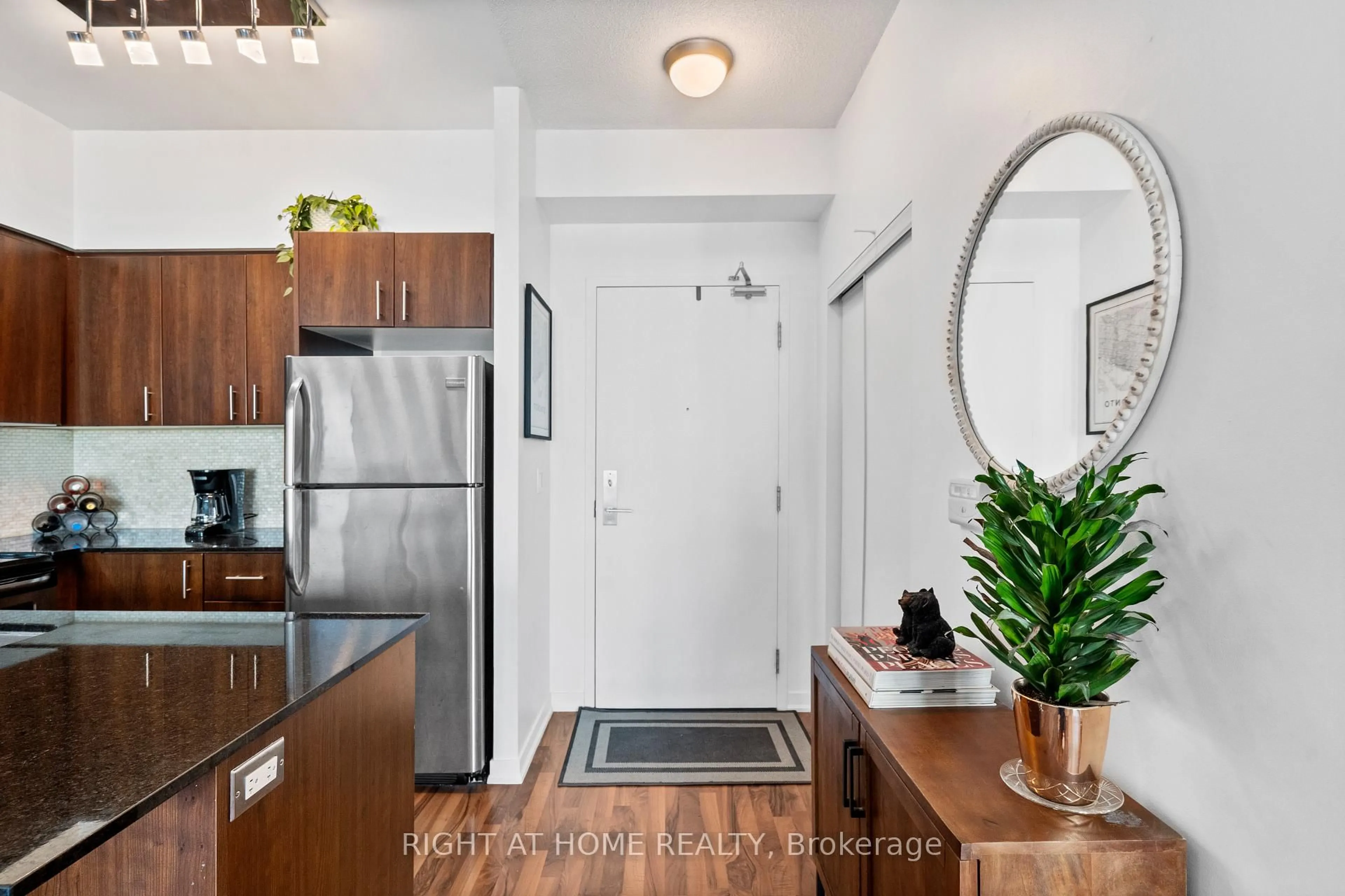 Open concept kitchen, unknown for 150 East Liberty St #1912, Toronto Ontario M6K 3R5