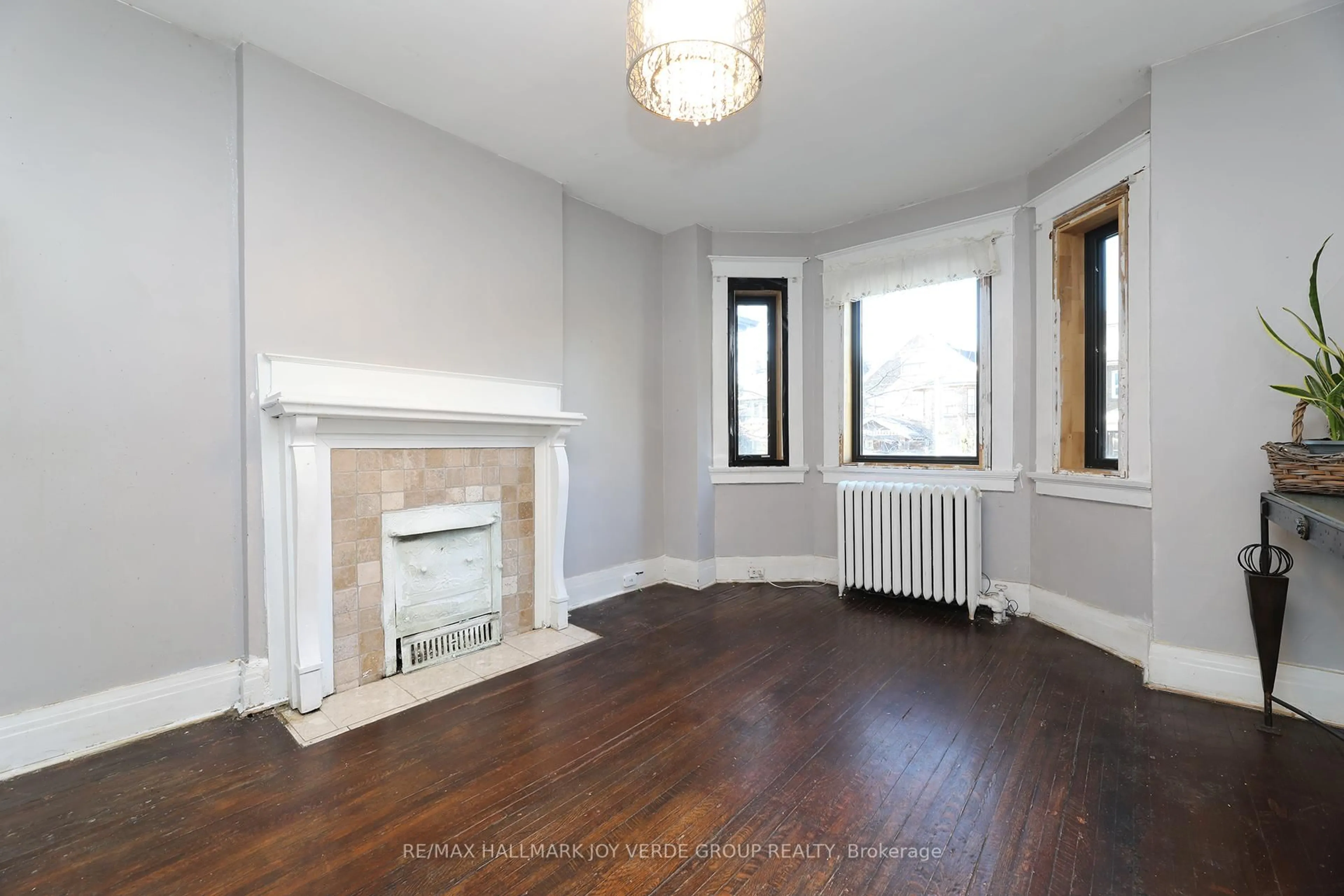 A pic of a room for 275 Lauder Ave, Toronto Ontario M6E 3H5