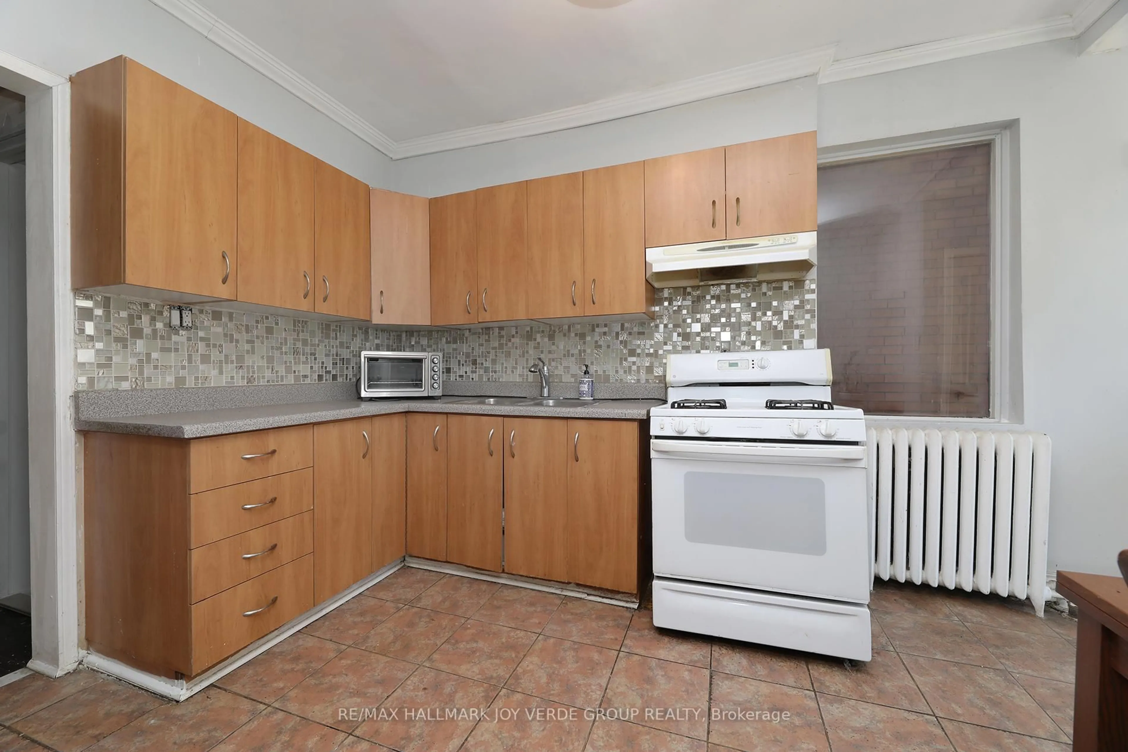 Standard kitchen, unknown for 275 Lauder Ave, Toronto Ontario M6E 3H5