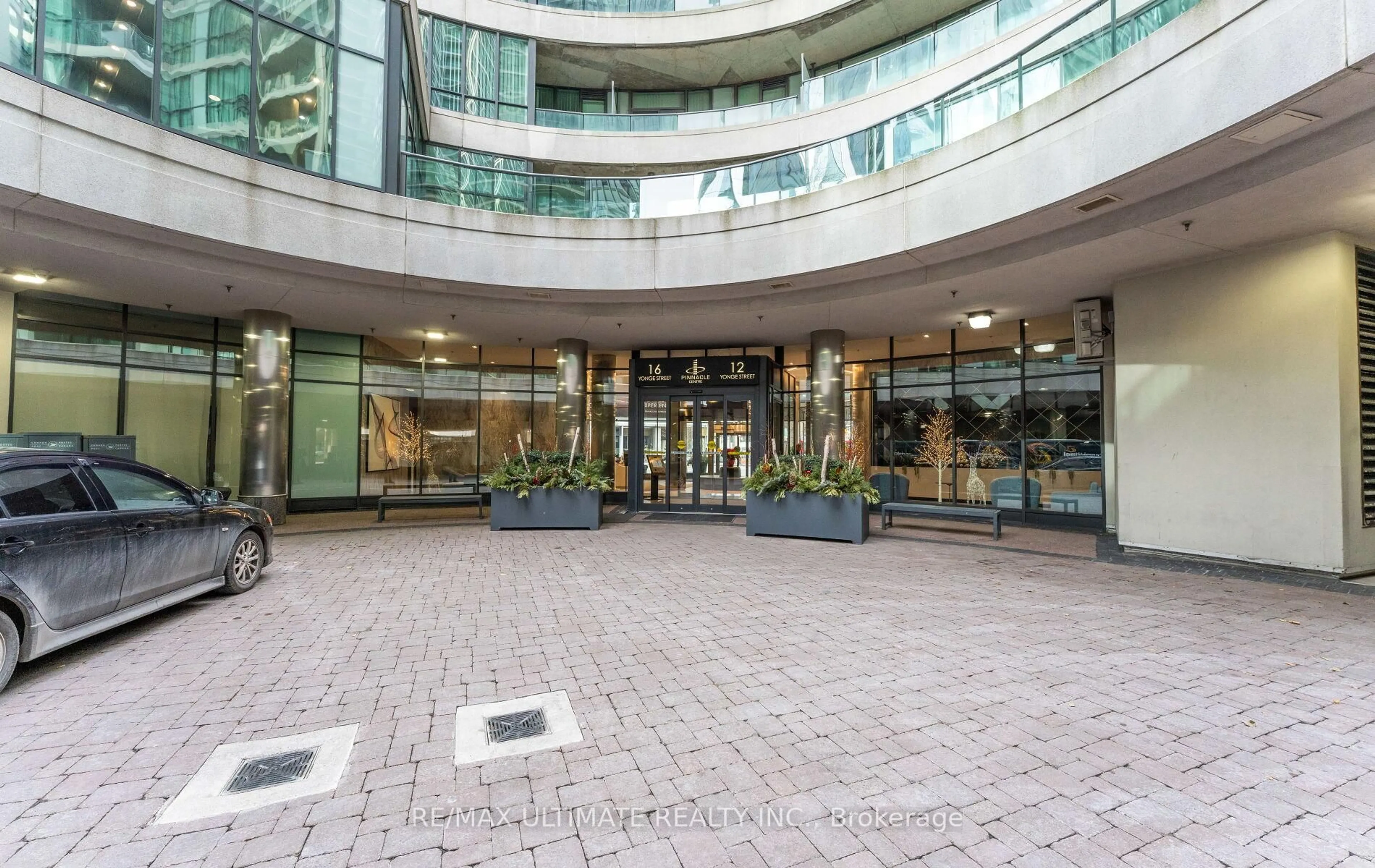 Indoor foyer for 16 Yonge St #2801, Toronto Ontario M5E 2A1