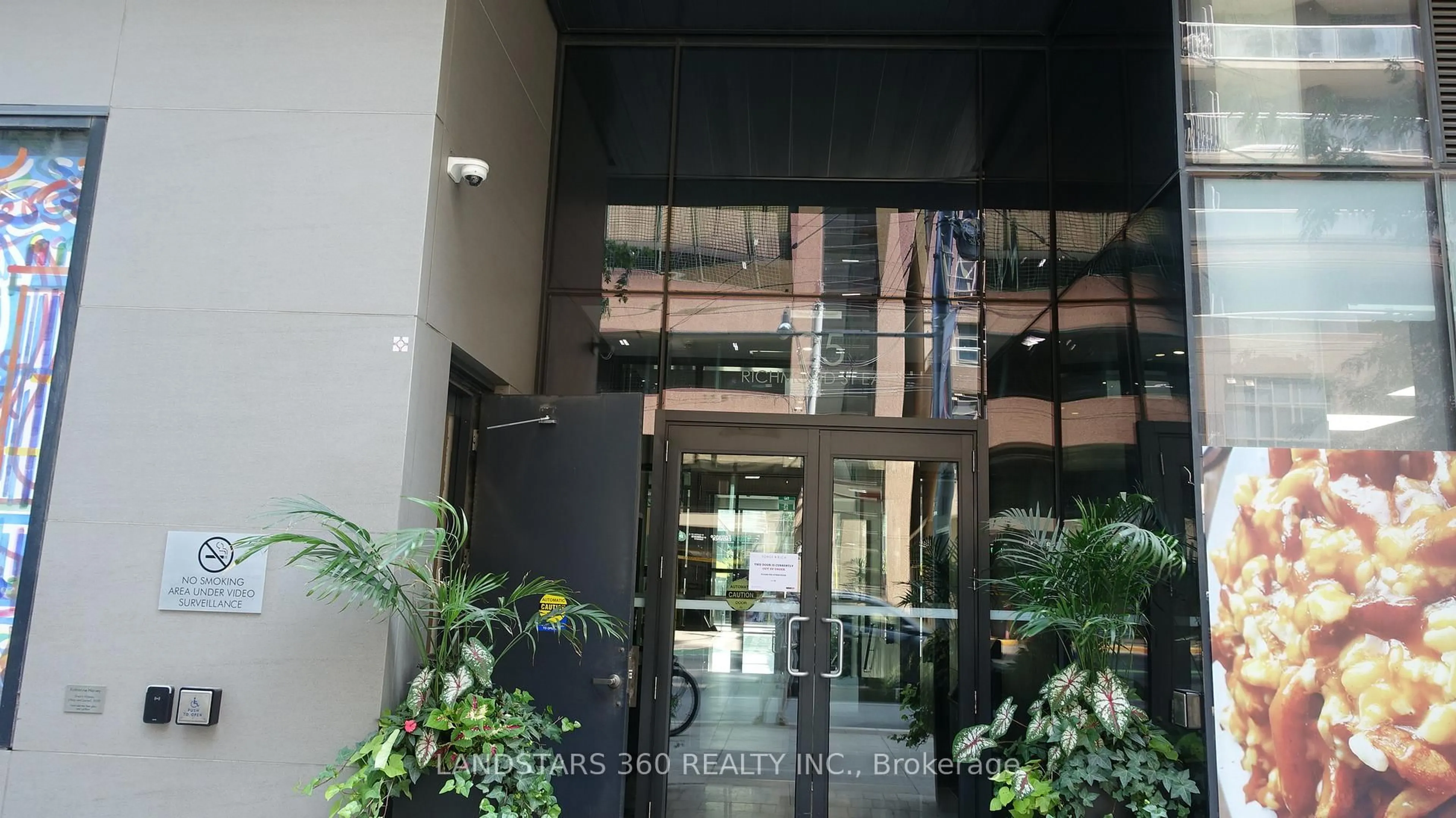 Indoor foyer for 25 Richmond St #2812, Toronto Ontario M5C 0A6