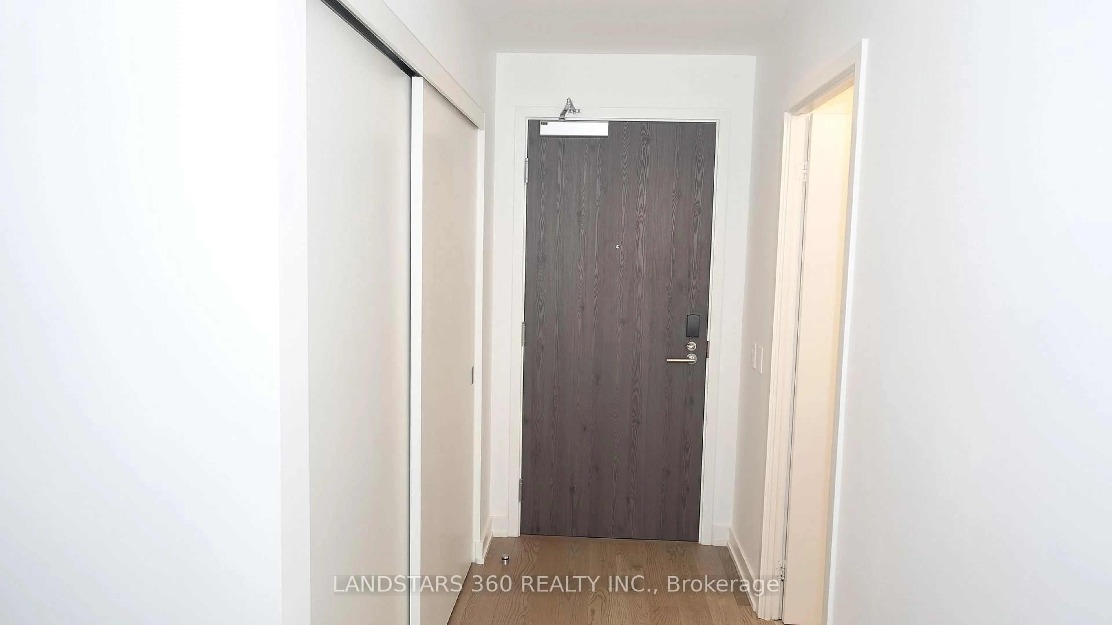 Indoor entryway for 25 Richmond St #2812, Toronto Ontario M5C 0A6