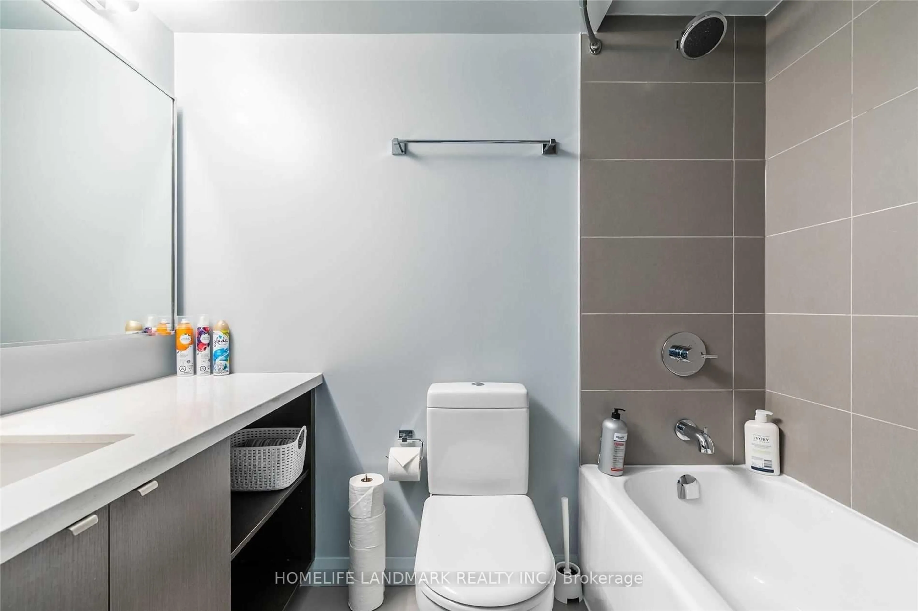 Standard bathroom, ceramic/tile floor for 155 Yorkville Ave #1911, Toronto Ontario M5R 1C4