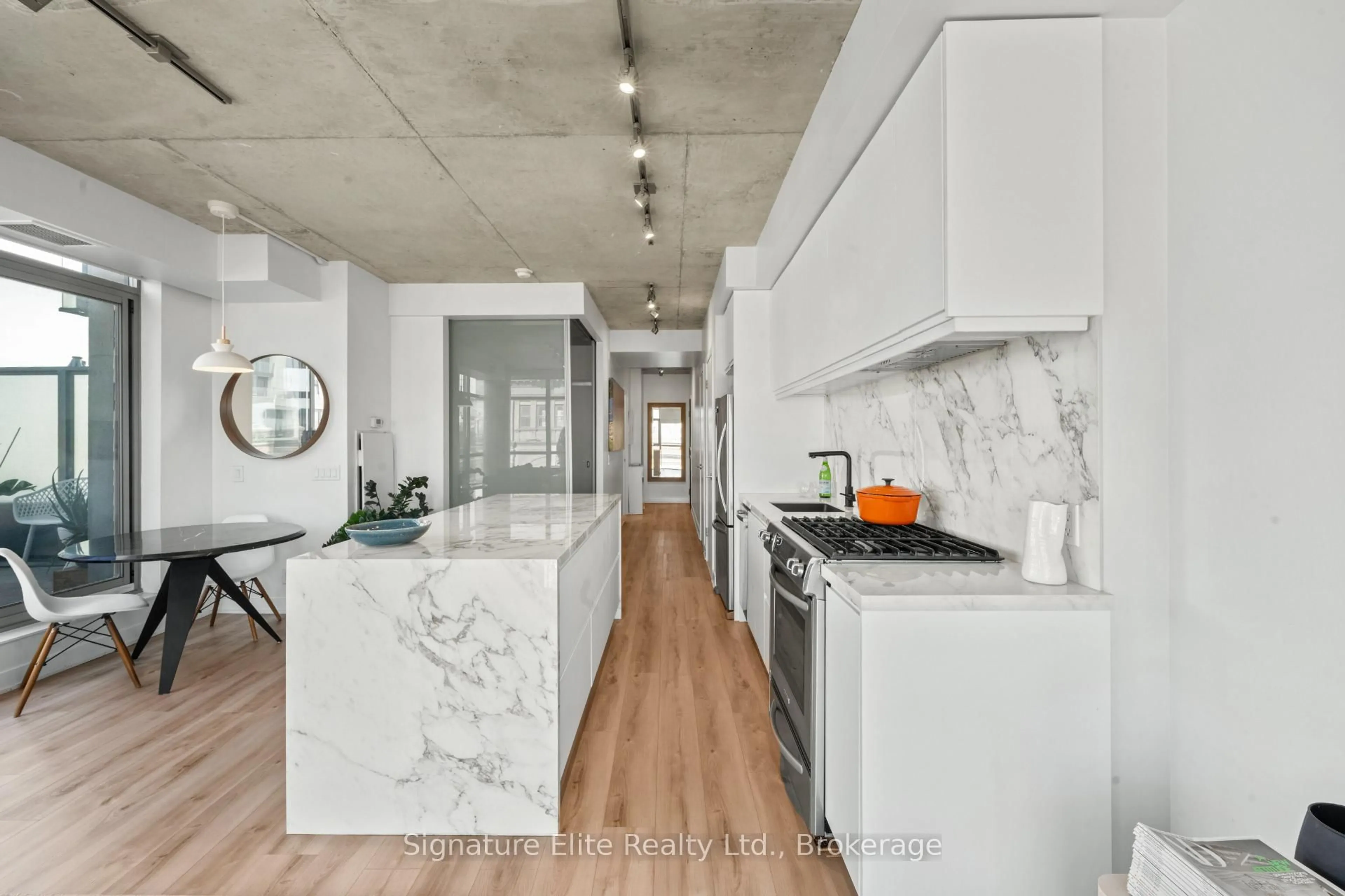Contemporary kitchen, unknown for 2 Gladstone Ave #606, Toronto Ontario M6J 0B2