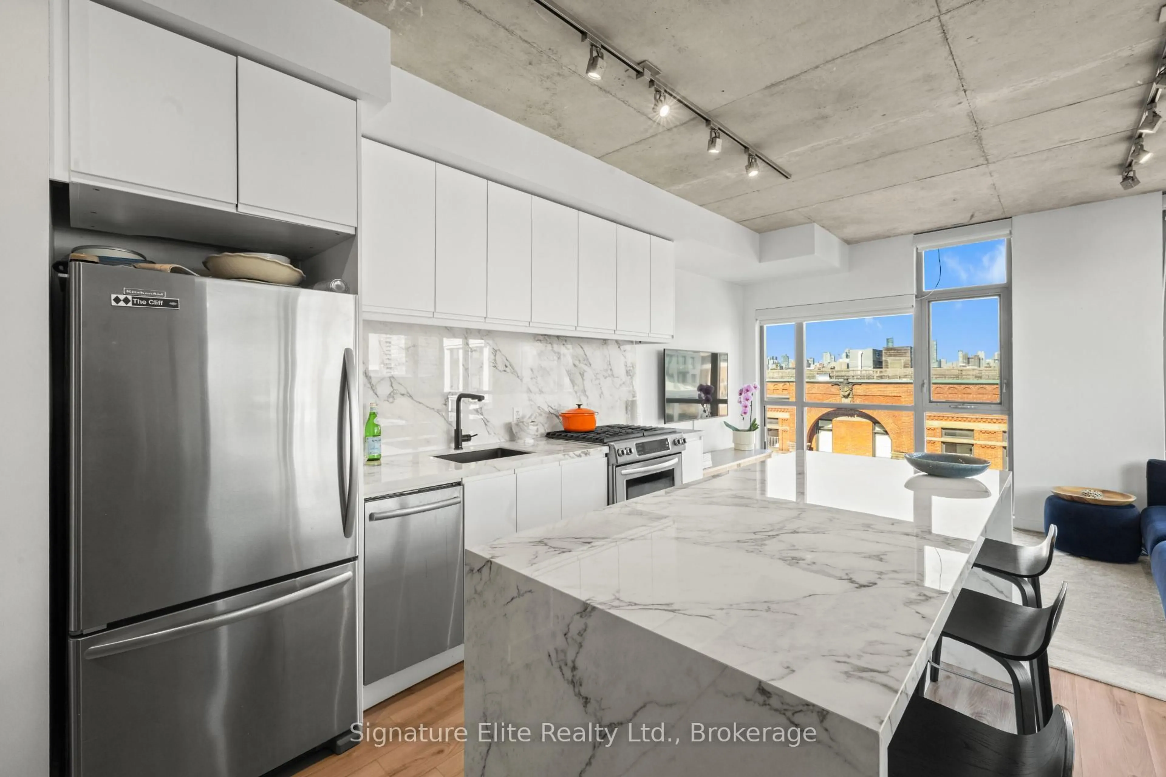 Contemporary kitchen, unknown for 2 Gladstone Ave #606, Toronto Ontario M6J 0B2