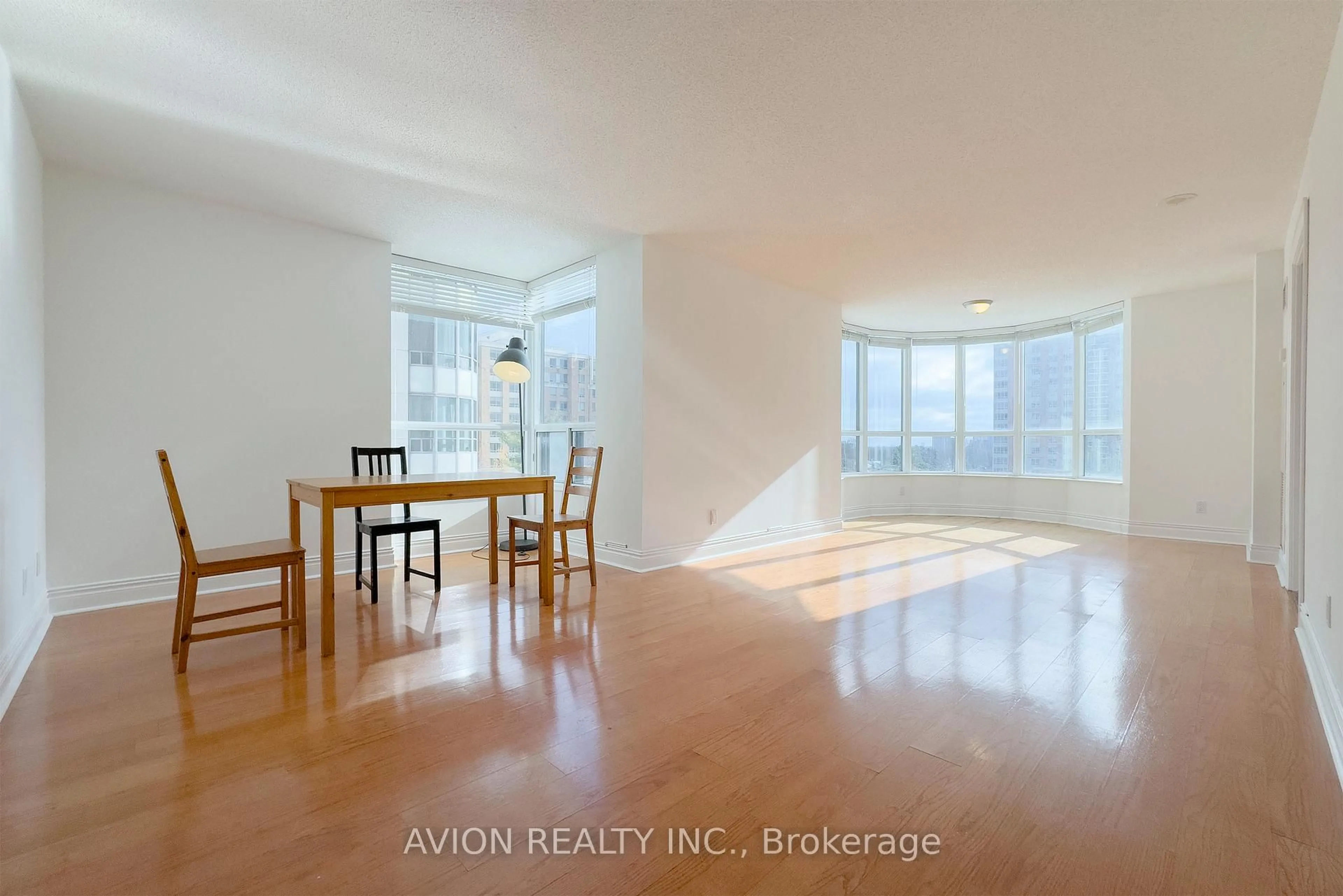 A pic of a room for 5 Northtown Way #512, Toronto Ontario M2N 7A1