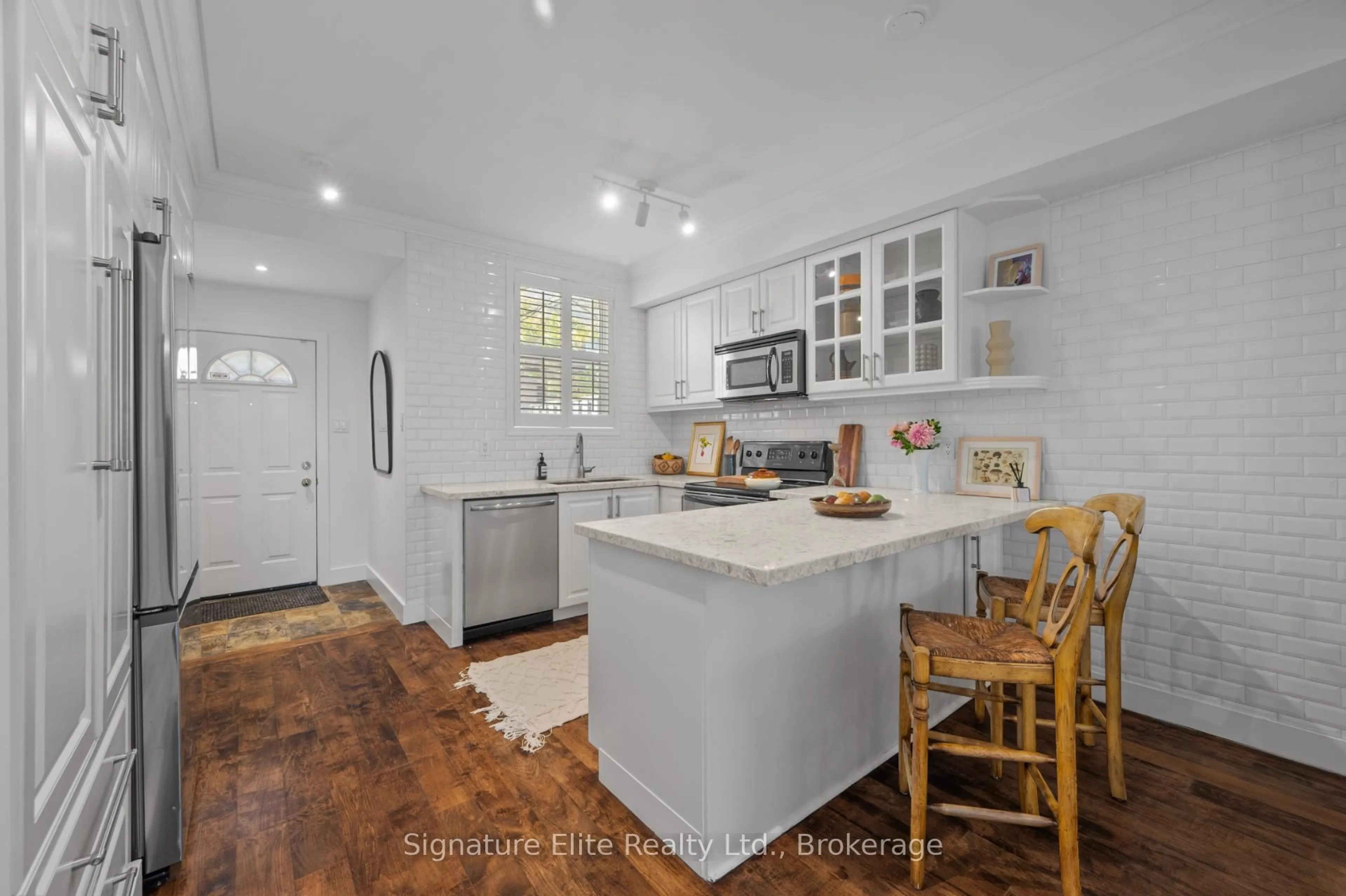 Open concept kitchen, unknown for 51 Halton St #123, Toronto Ontario M6J 1R5