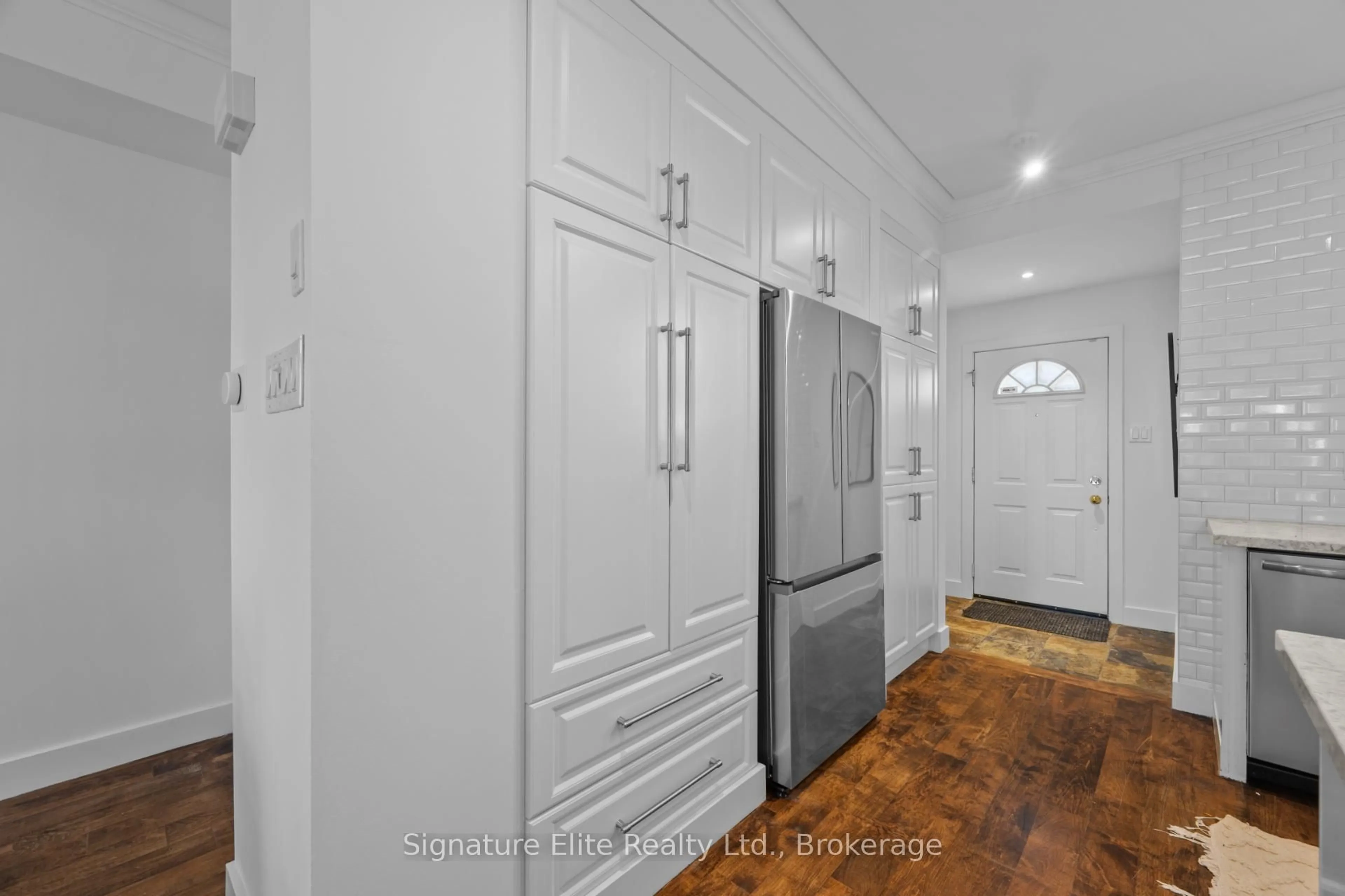 Unknown for 51 Halton St #123, Toronto Ontario M6J 1R5