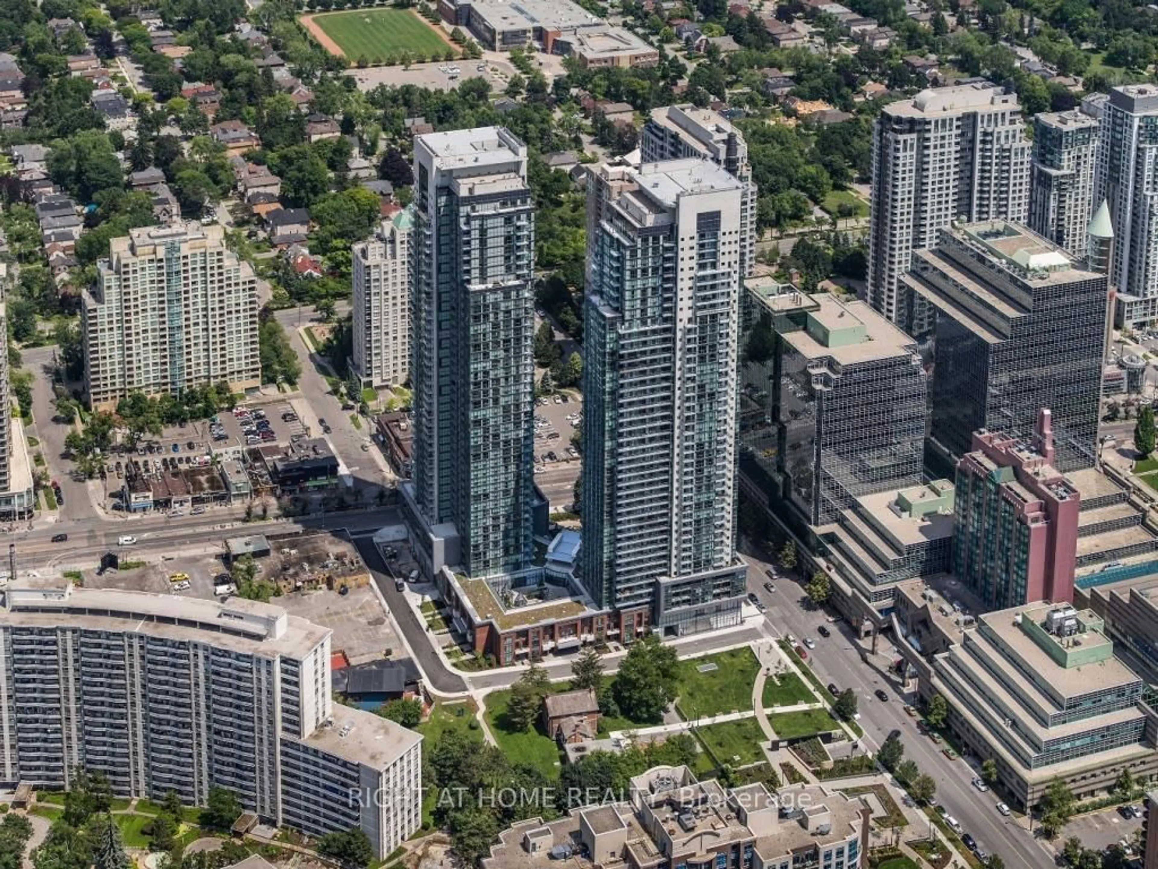 A pic from outside/outdoor area/front of a property/back of a property/a pic from drone, city buildings view from balcony for 5168 Yonge St #2207, Toronto Ontario M2N 0G1
