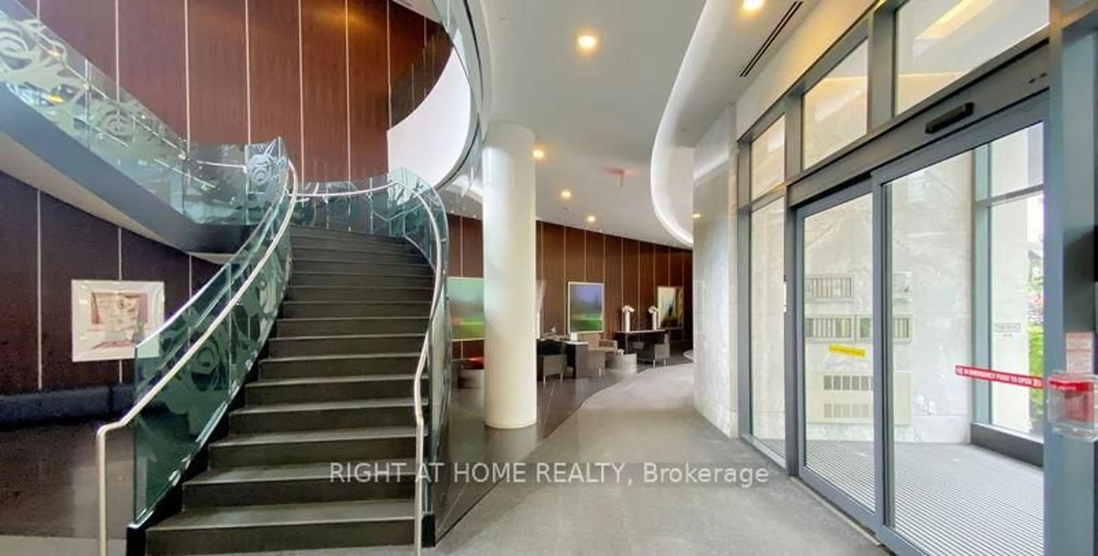 Indoor foyer for 5168 Yonge St #2207, Toronto Ontario M2N 0G1