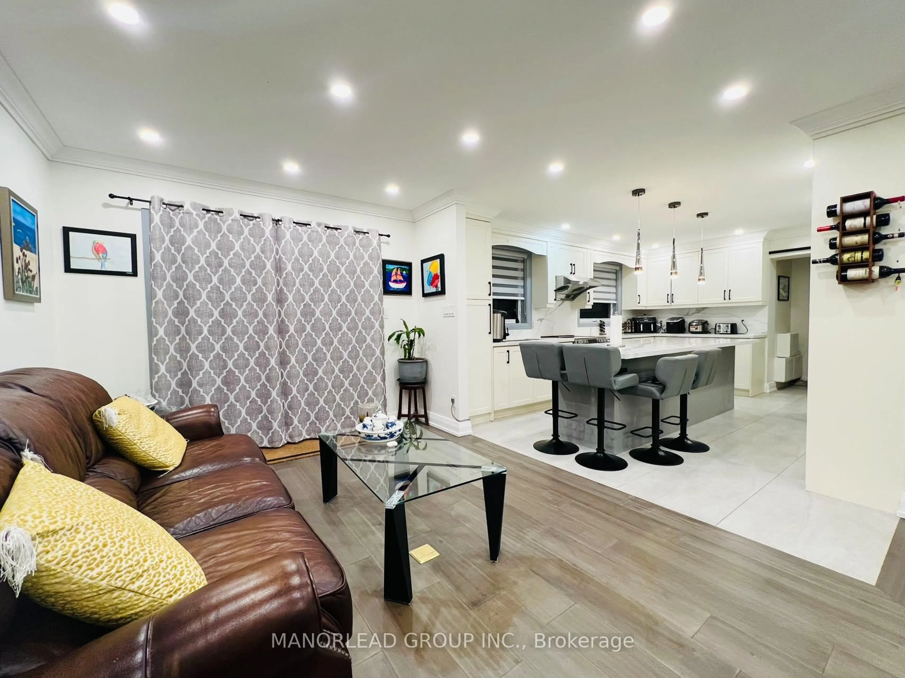 Open concept kitchen, ceramic/tile floor for 11 Glentworth Rd, Toronto Ontario M2J 2E4