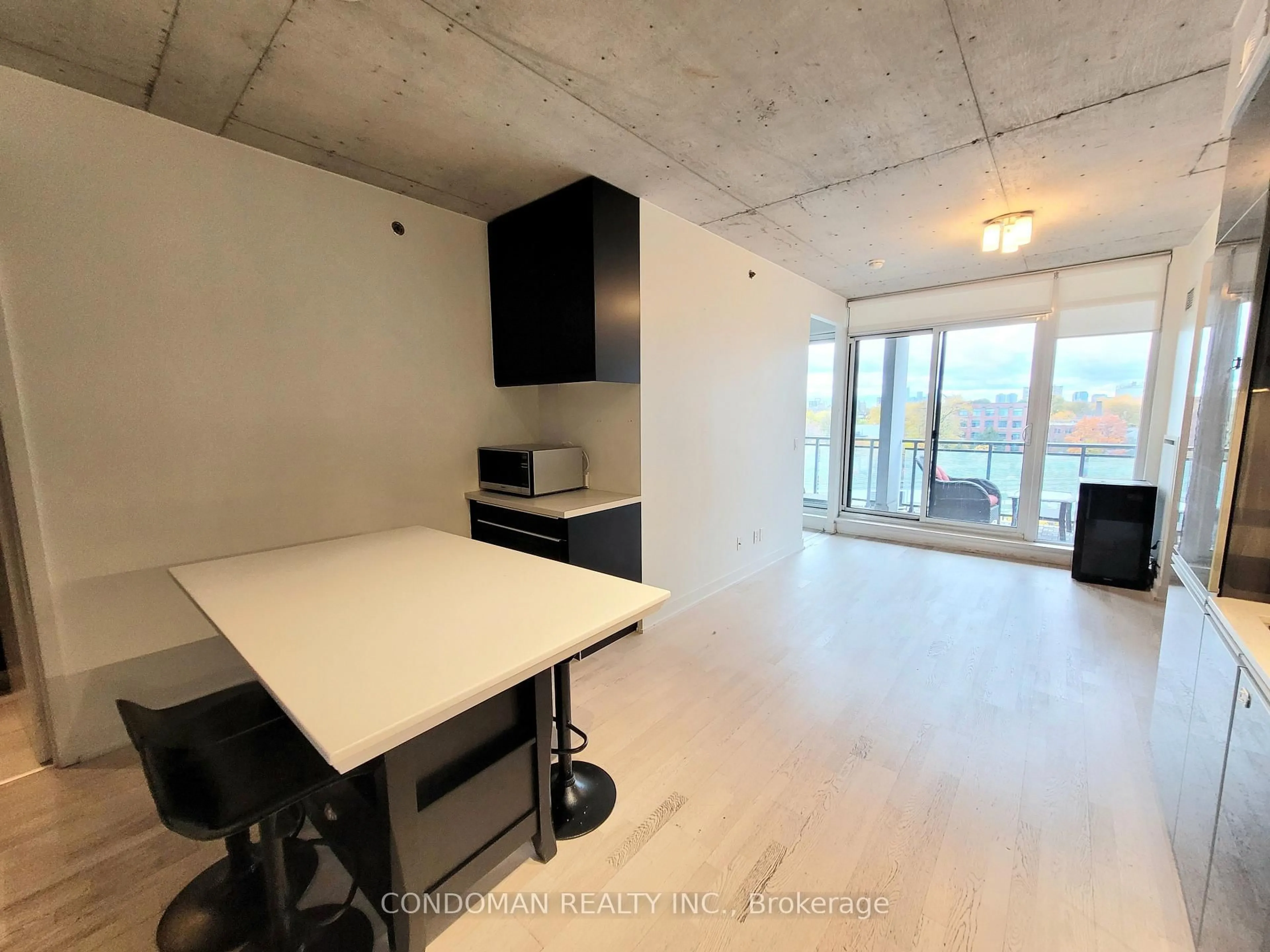 A pic of a room for 20 Minowan Miikan Lane #618, Toronto Ontario M6J 0E5