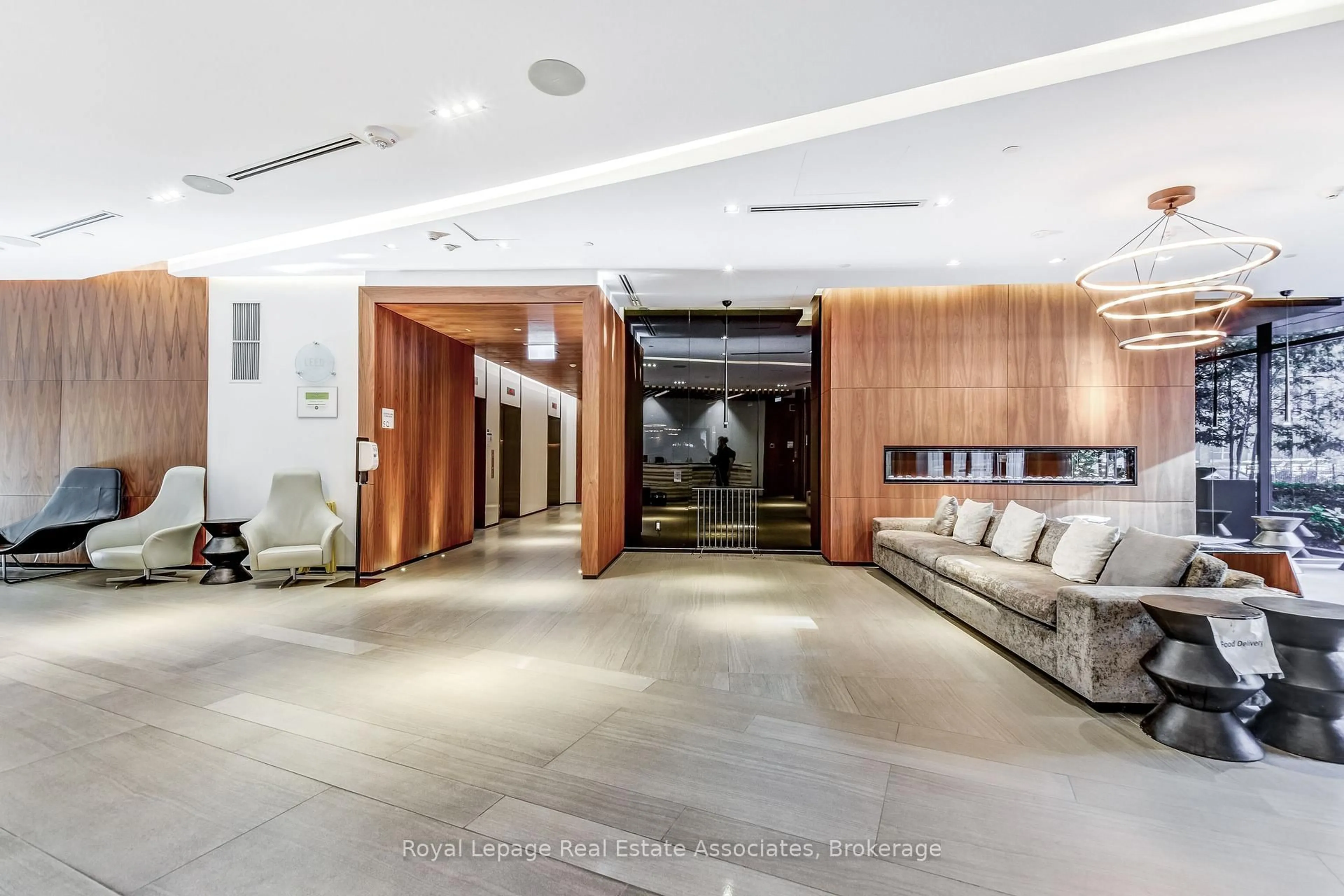 Indoor foyer for 38 Cameron St #708, Toronto Ontario M5T 0C3