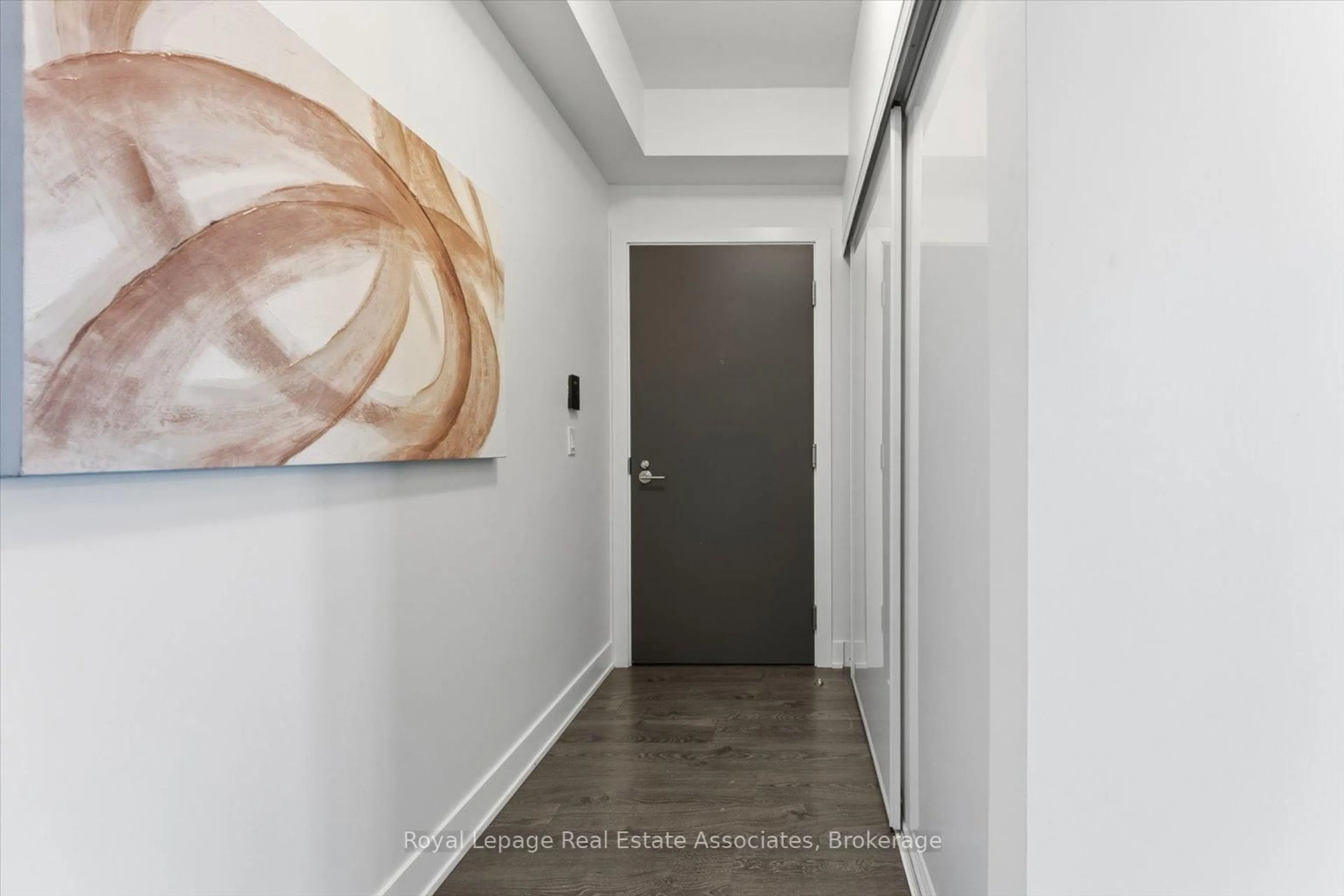 Indoor entryway for 38 Cameron St #708, Toronto Ontario M5T 0C3