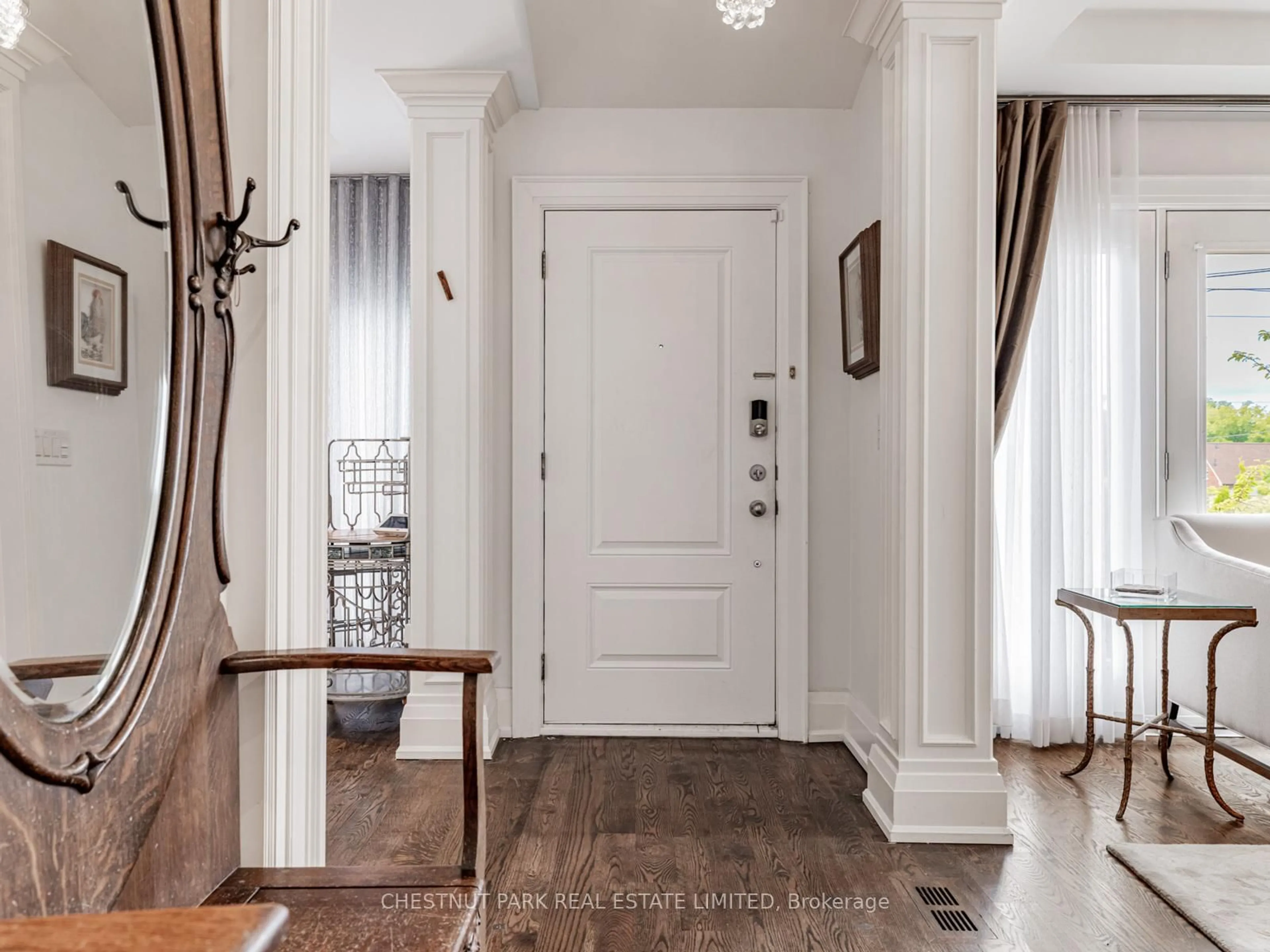 Indoor entryway for 440 Glengarry Ave, Toronto Ontario M5M 1E9