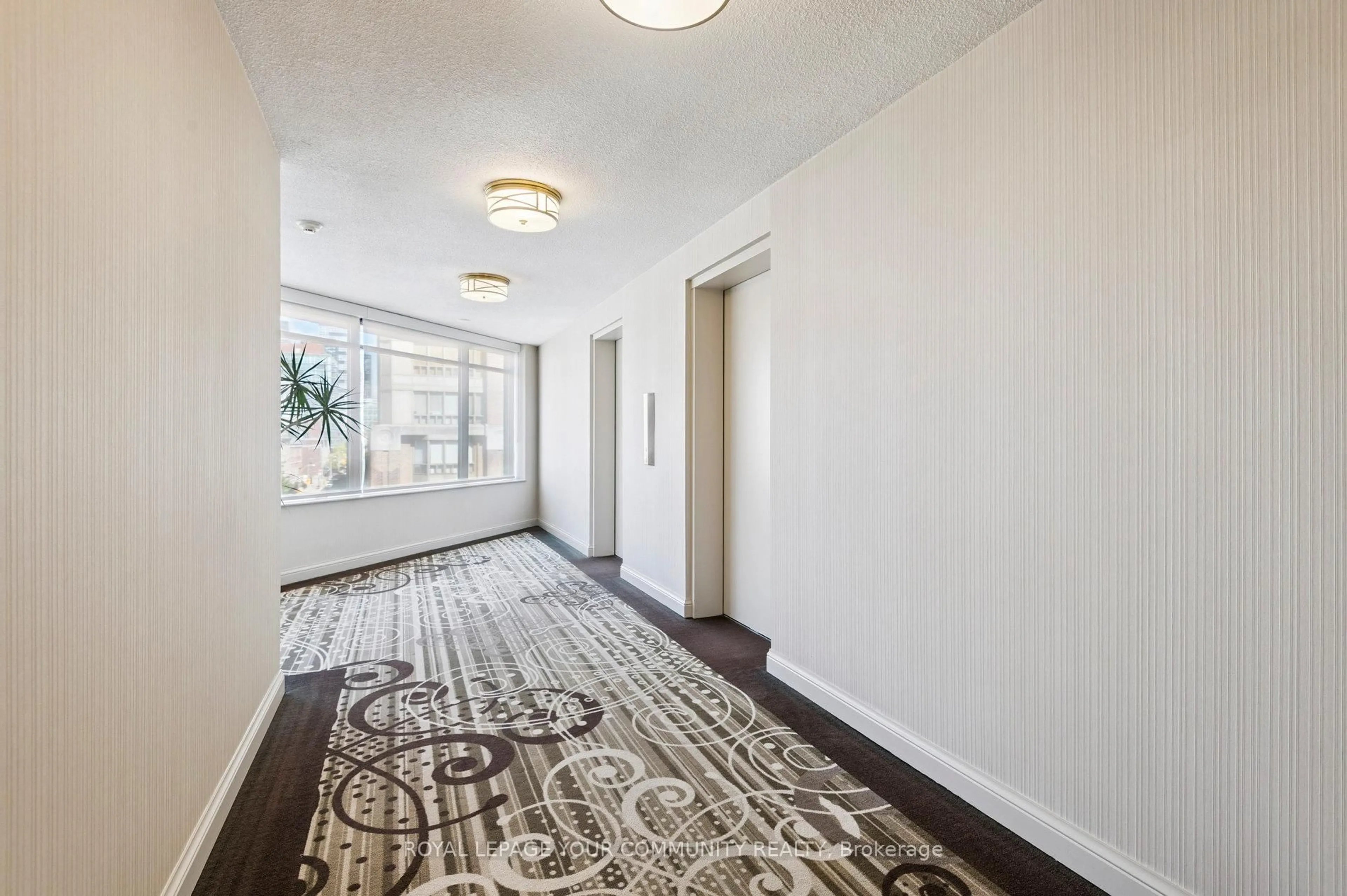 Indoor foyer for 135 George St #603, Toronto Ontario M5A 4E8