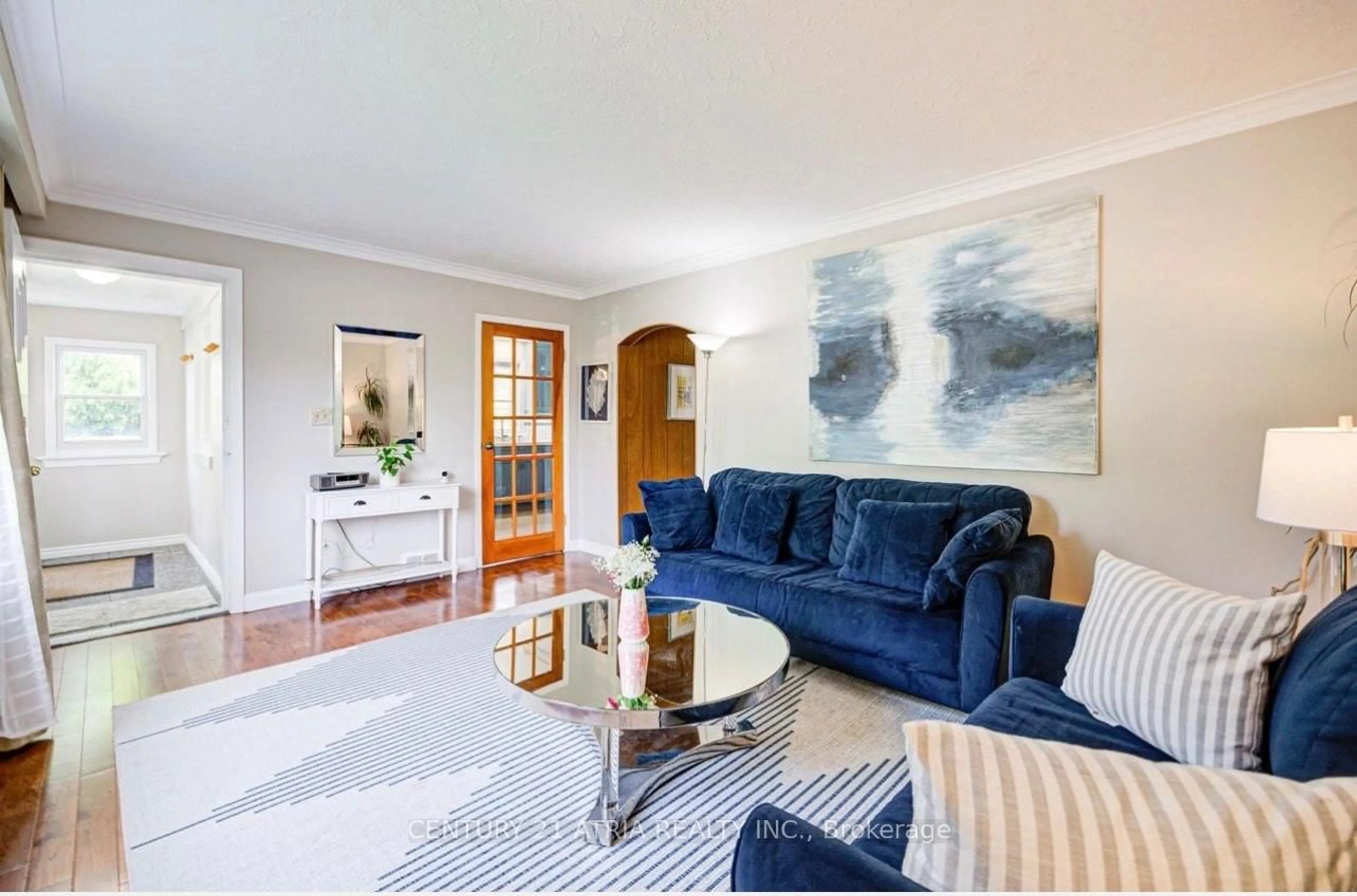 Living room with furniture, unknown for 223 Willowdale Ave, Toronto Ontario M2N 4Z4