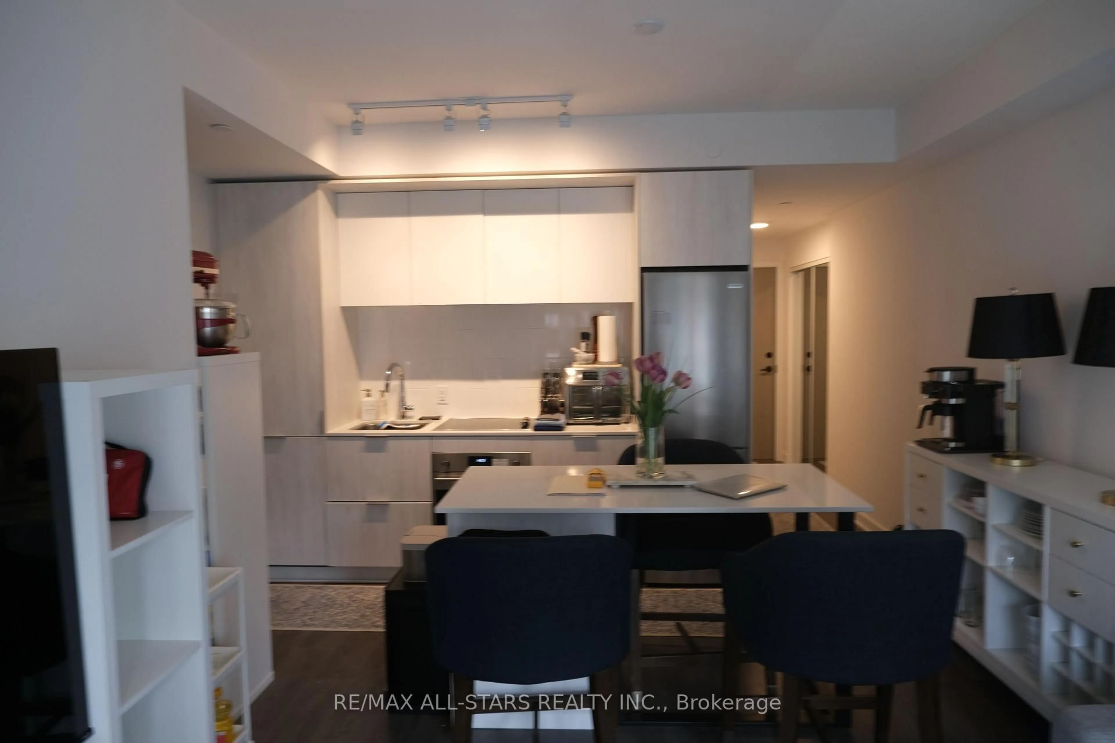 Open concept kitchen, ceramic/tile floor for 130 River St #1007, Toronto Ontario L6L 3B5