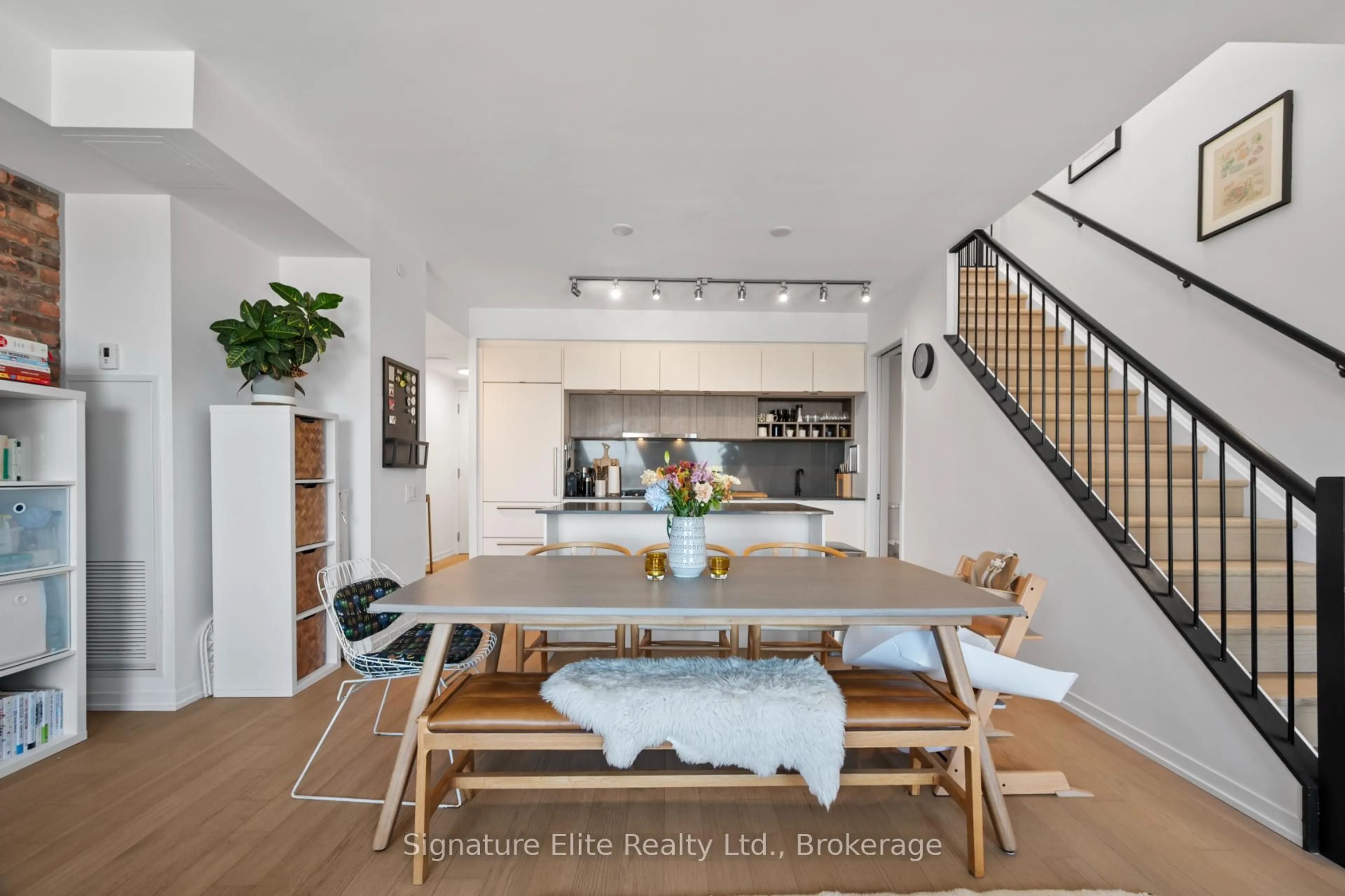 Open concept kitchen, unknown for 138 St Helens Ave #PH7, Toronto Ontario M6H 0B8