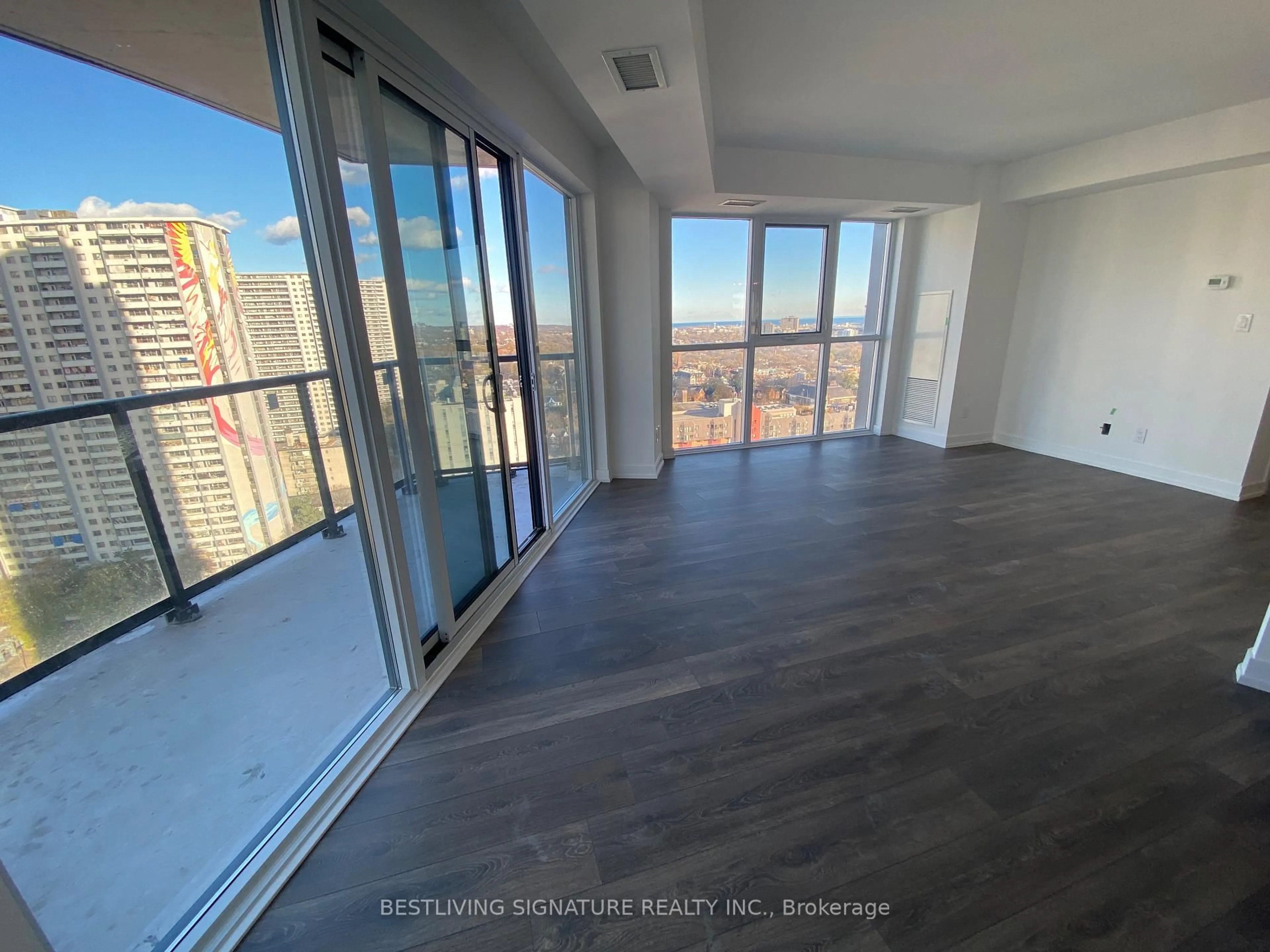 A pic of a room for 159 Wellesley St #903, Toronto Ontario M4Y 0H5