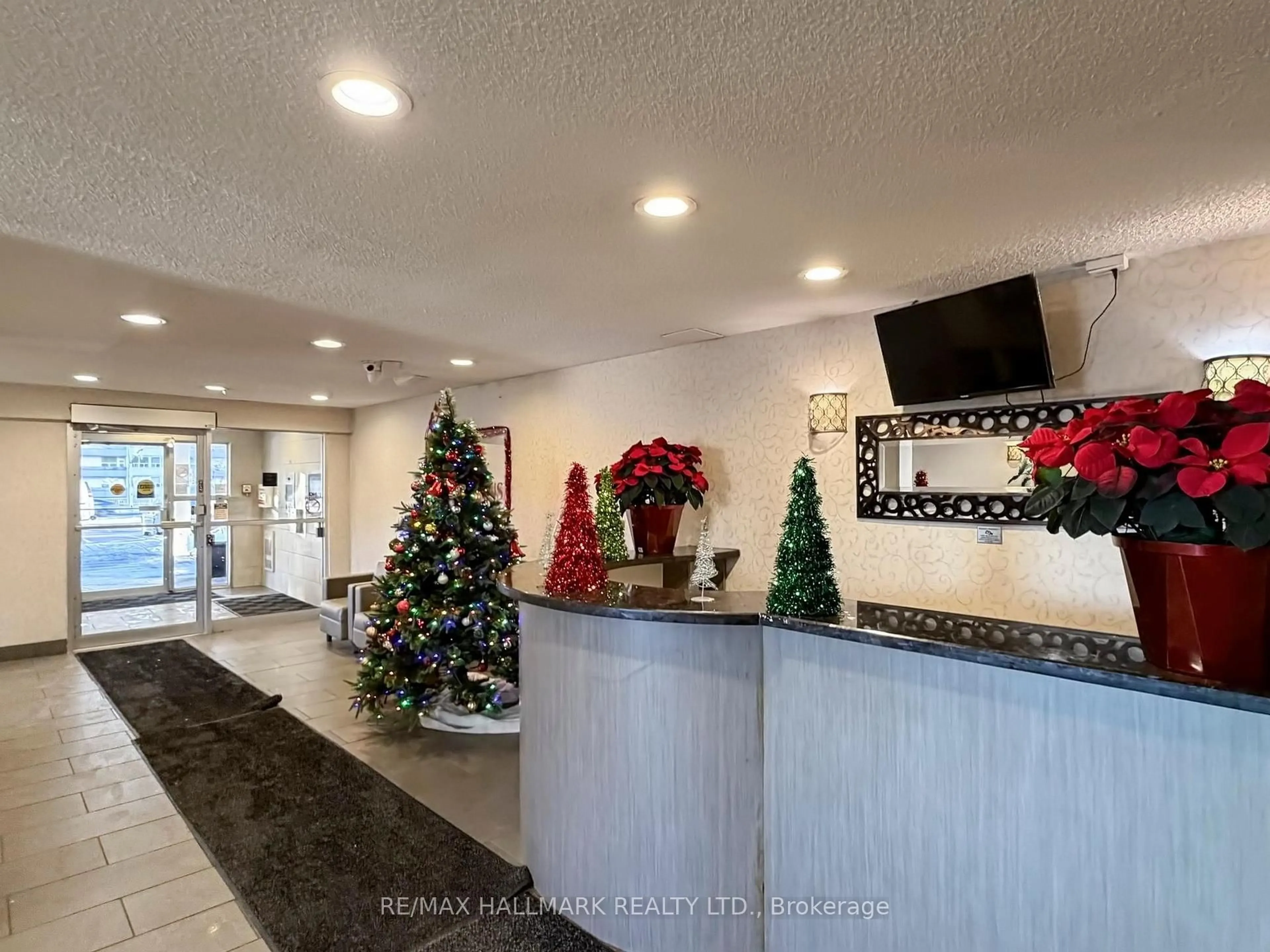 Lobby for 5 Parkway Forest Dr #817, Toronto Ontario M2J 1L2