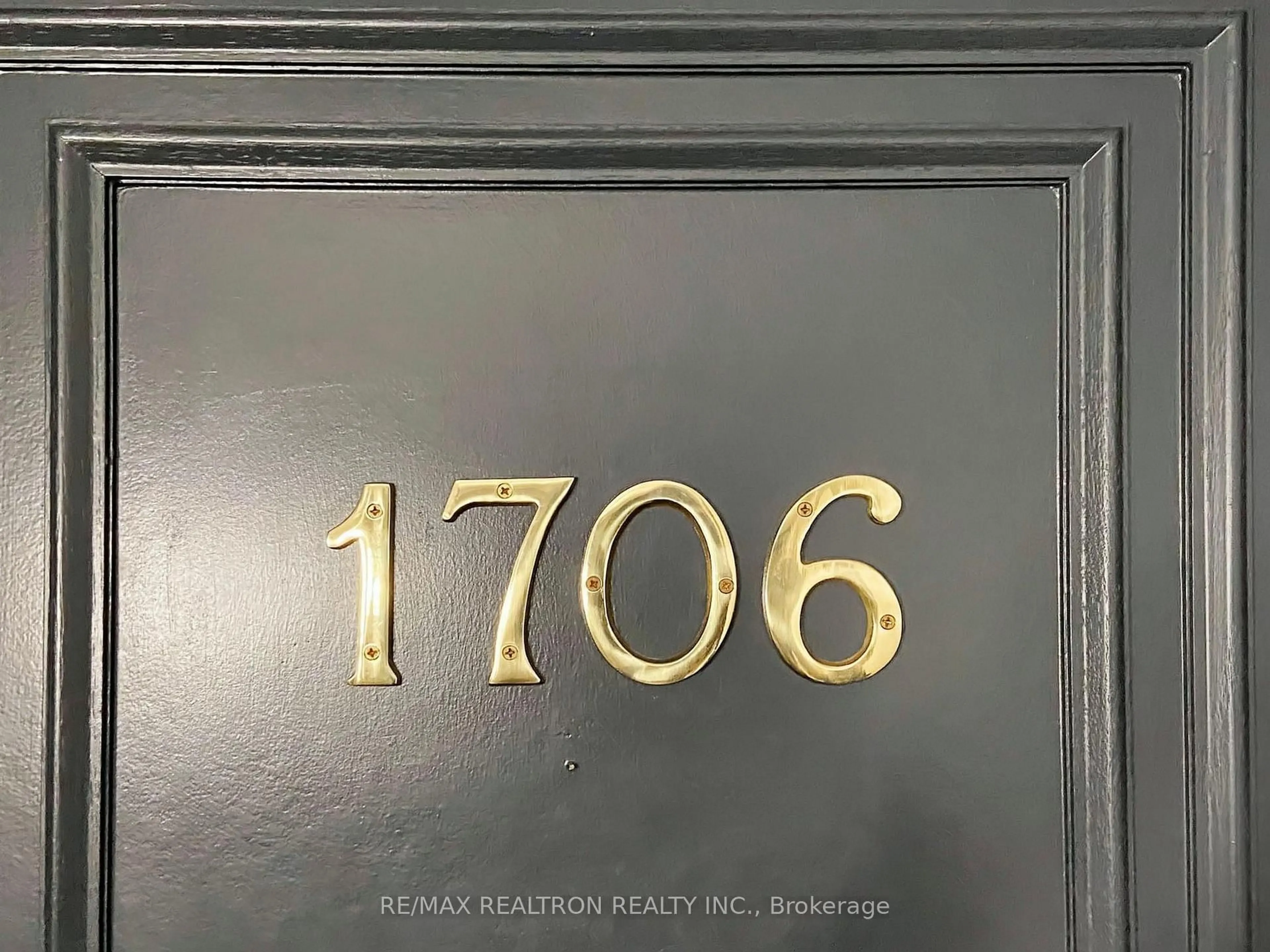 Indoor entryway for 135 Antibes Dr #1706, Toronto Ontario M2R 2Z1