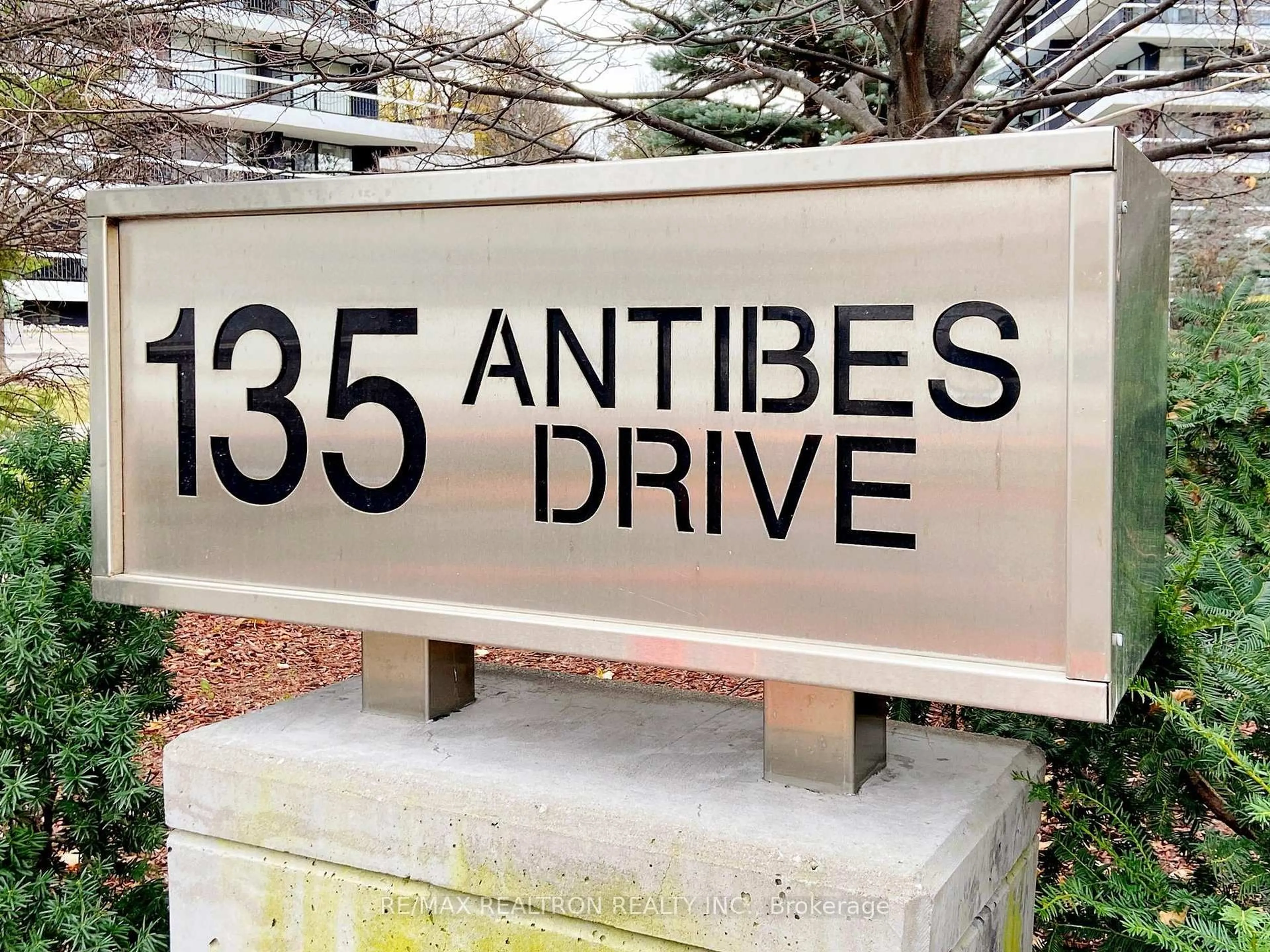 Unknown for 135 Antibes Dr #1706, Toronto Ontario M2R 2Z1