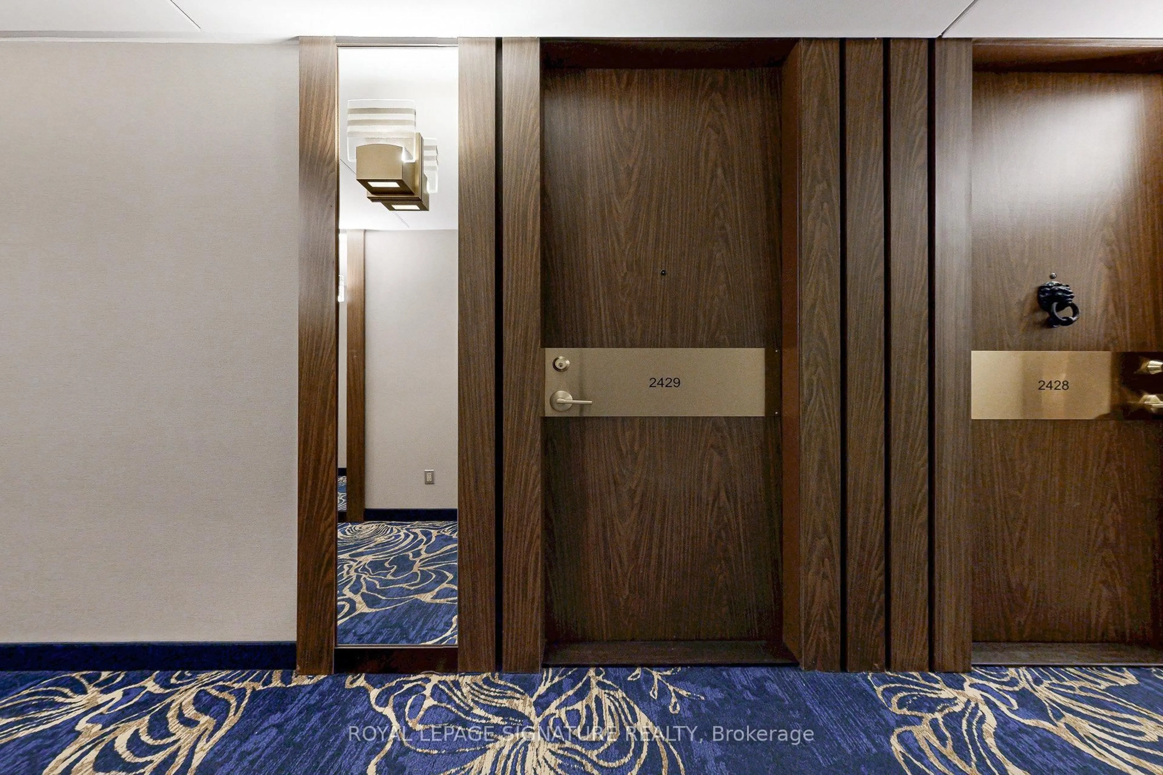 Indoor foyer for 33 Harbour Sq #2429, Toronto Ontario M5J 2G2