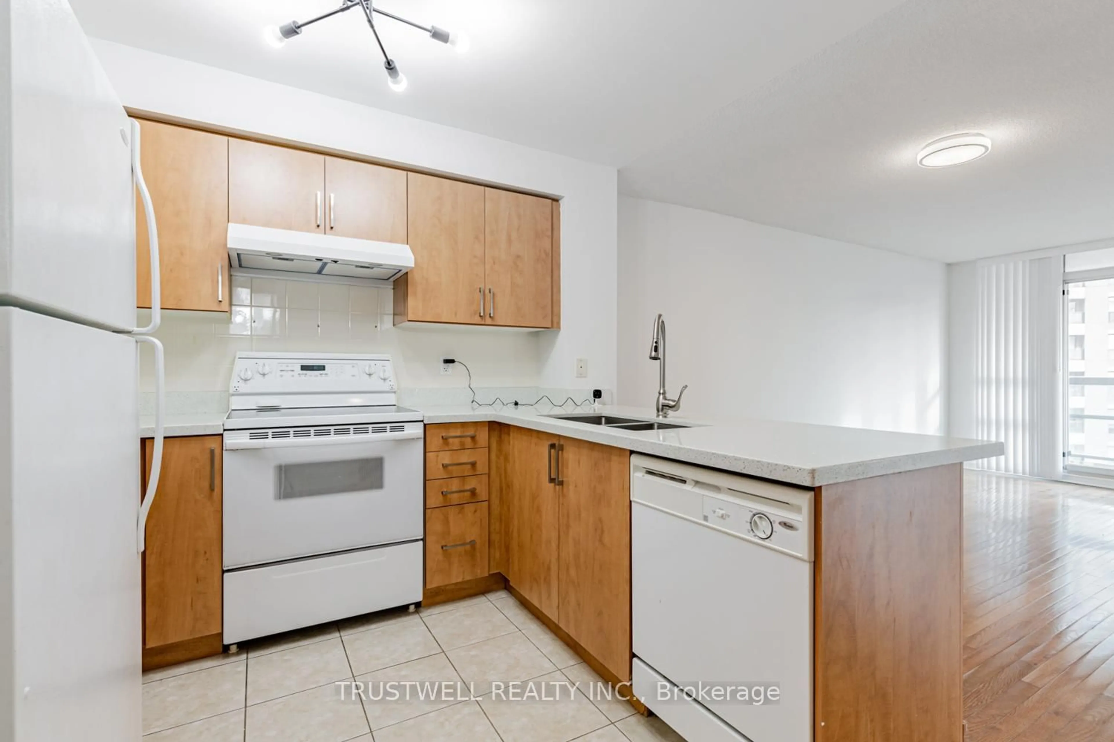 Standard kitchen, unknown for 503 Beecroft Rd #1803, Toronto Ontario M2N 0A2