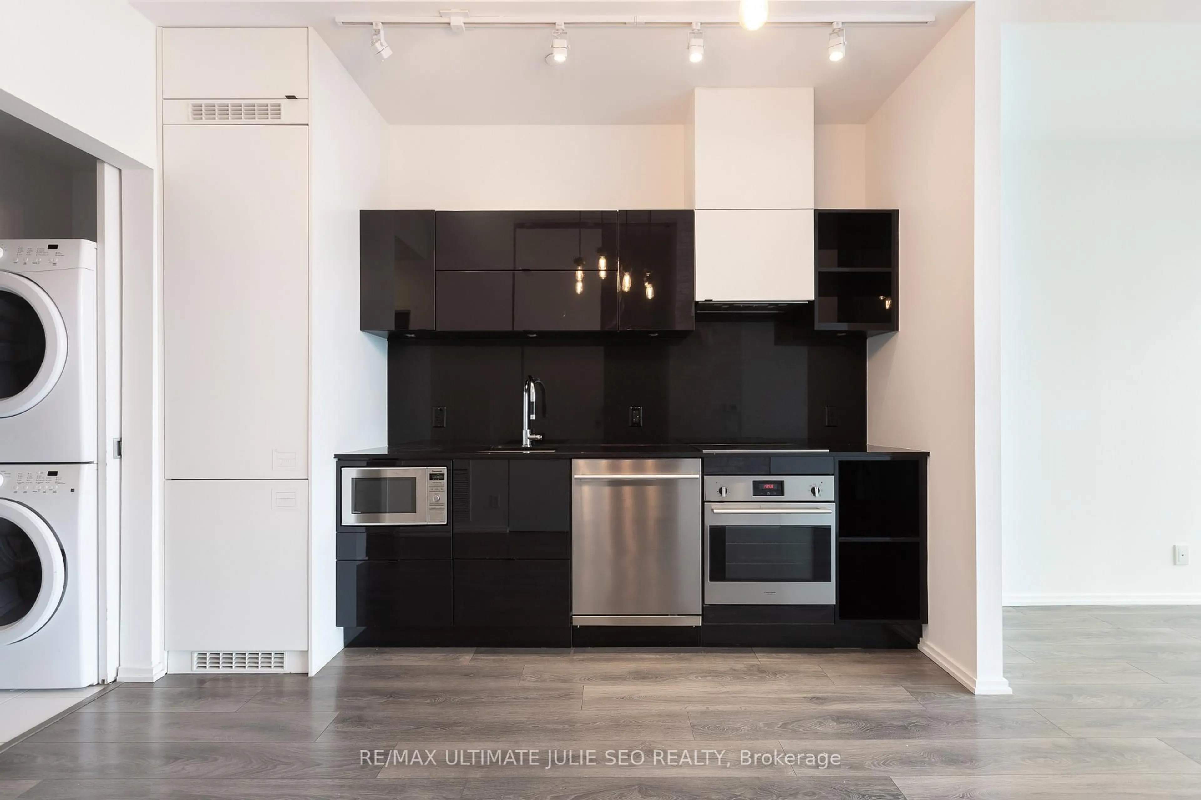 Unknown for 125 Peter St #3606, Toronto Ontario M5V 2H3