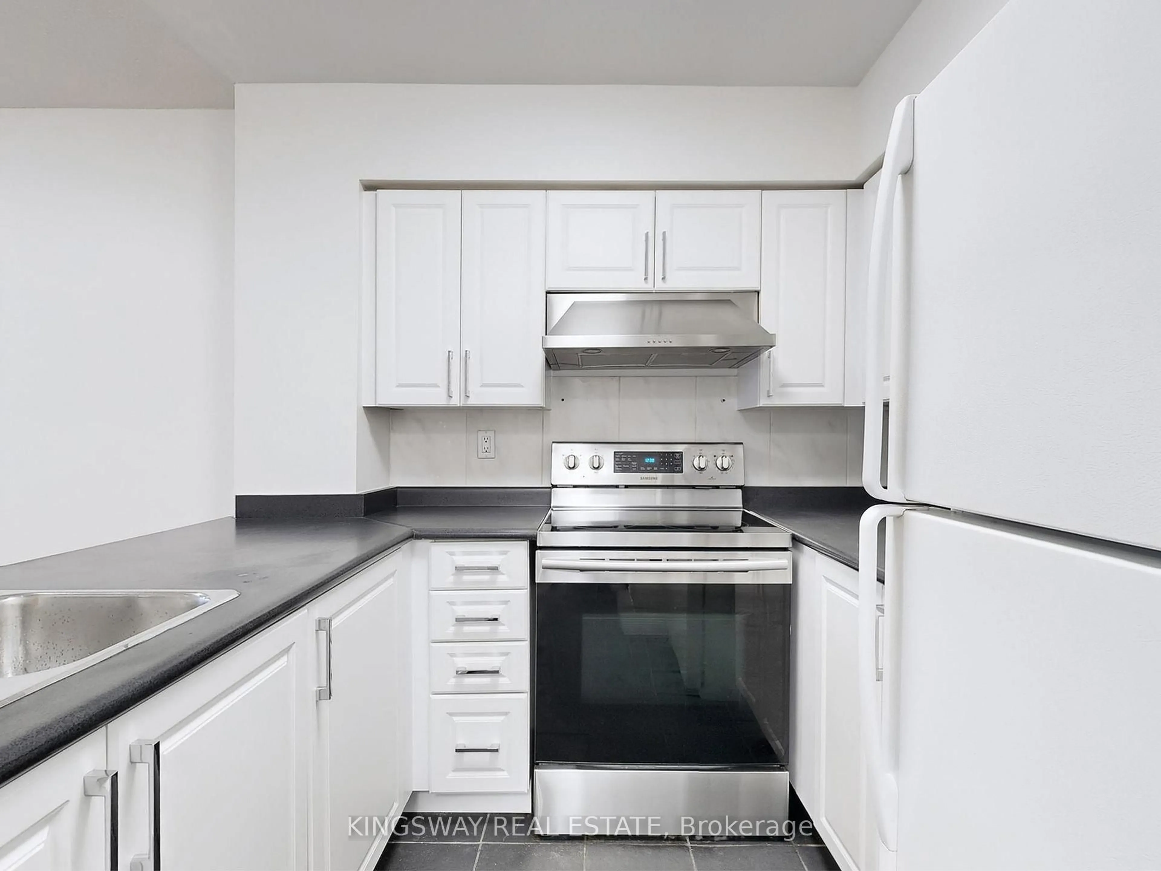 Standard kitchen, unknown for 388 Bloor St #1607, Toronto Ontario M4W 3W9