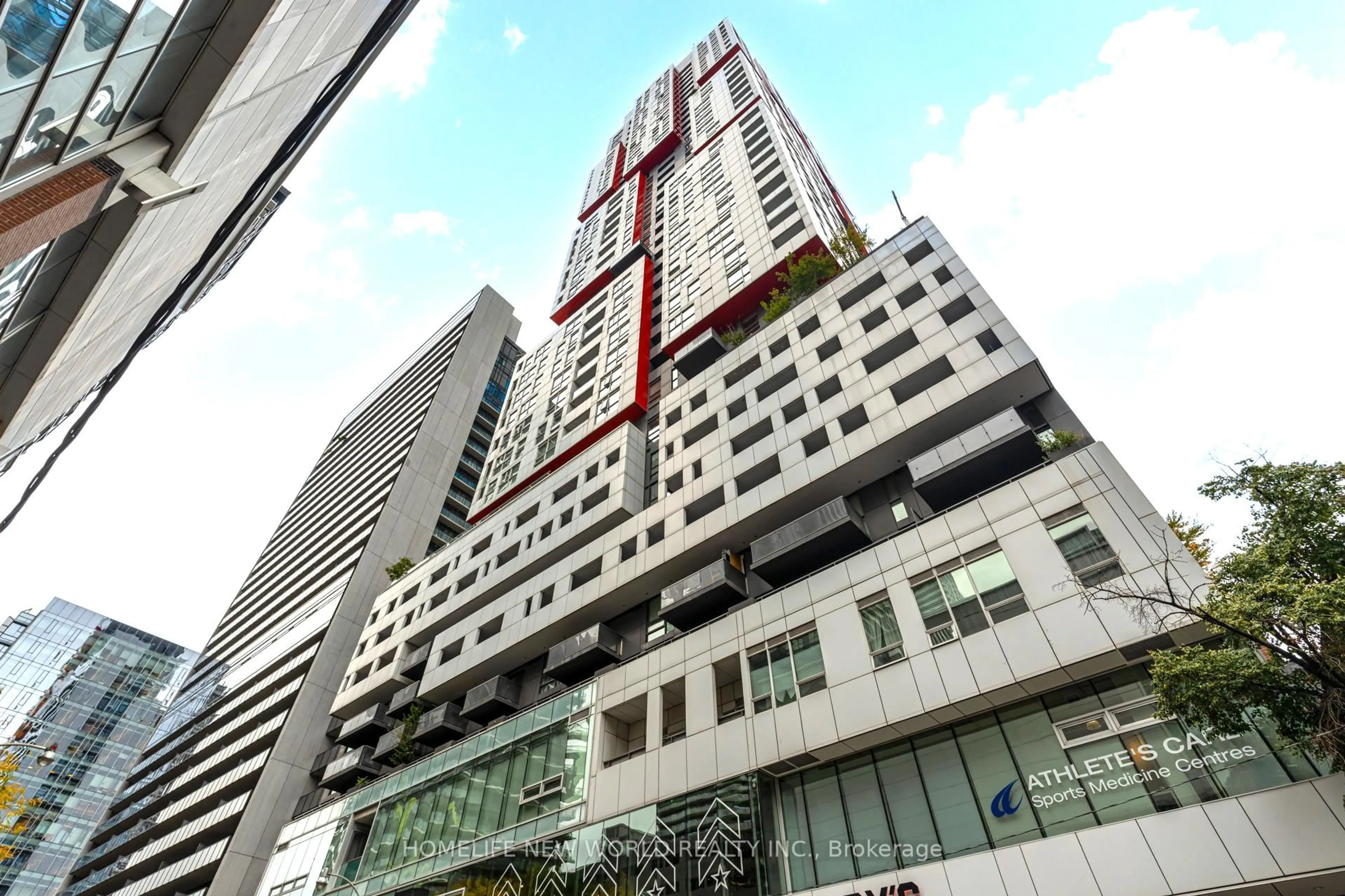 Indoor foyer for 318 Richmond St #2410, Toronto Ontario M5V 1X2