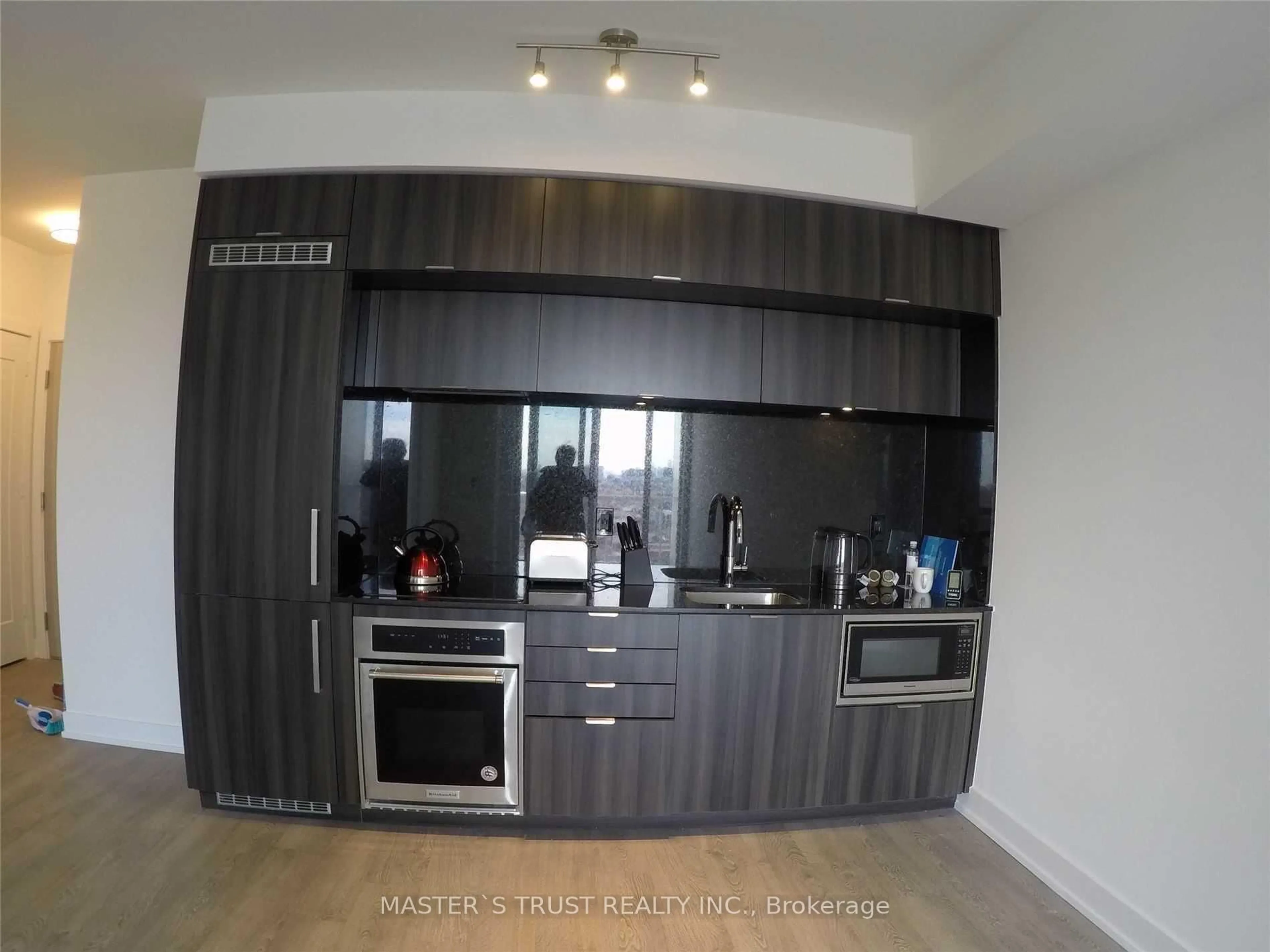 Unknown for 80 vanauley St #1201, Toronto Ontario M5T 0C9