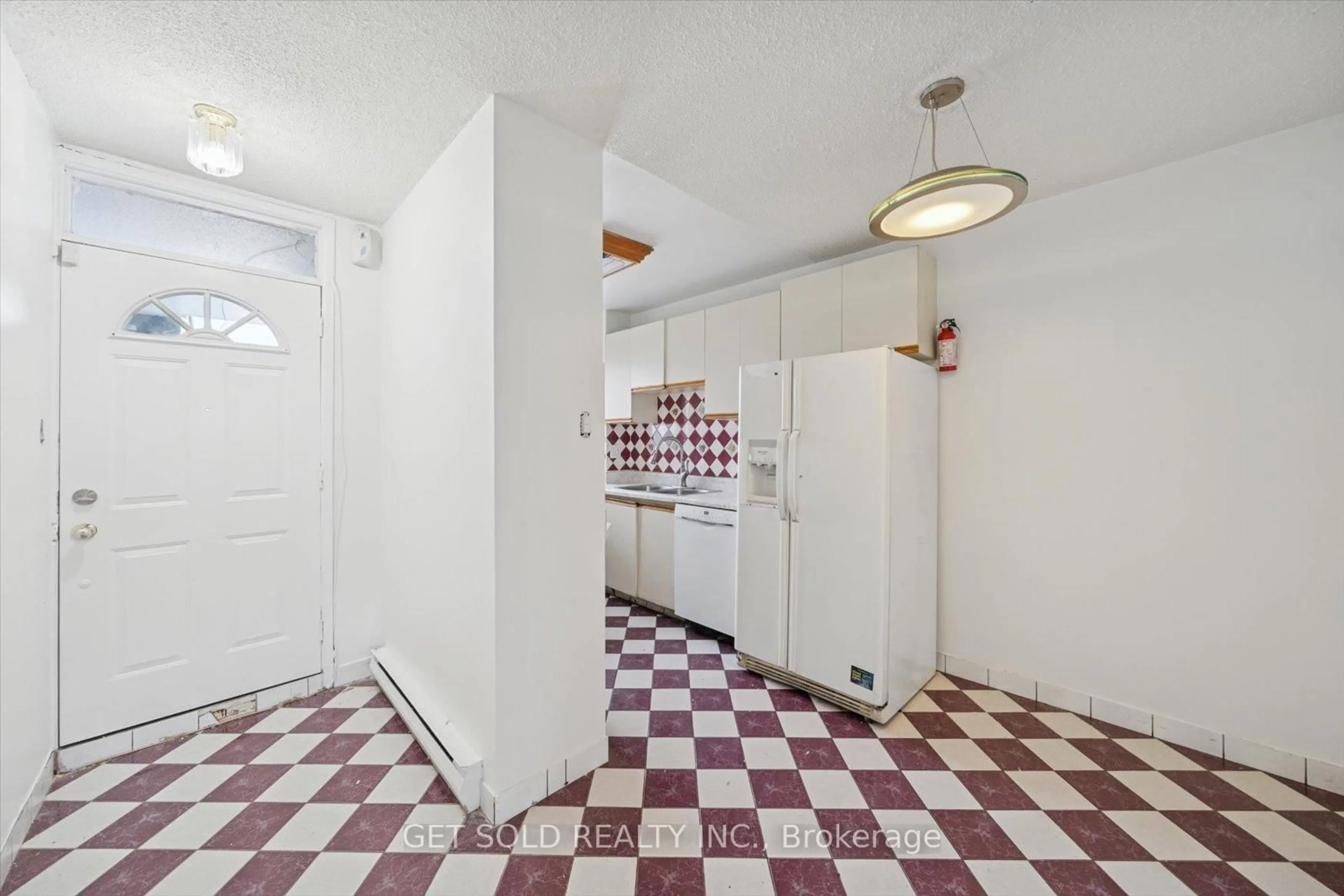Standard kitchen, ceramic/tile floor for 55 Sunny Glenway #309, Toronto Ontario M3C 2Z5