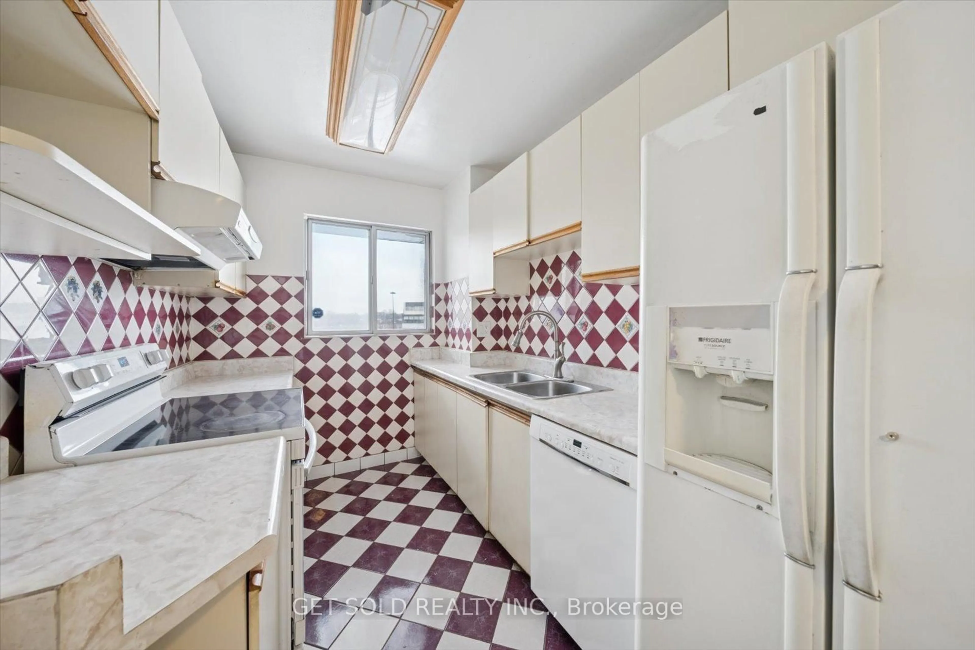 Standard kitchen, unknown for 55 Sunny Glenway #309, Toronto Ontario M3C 2Z5