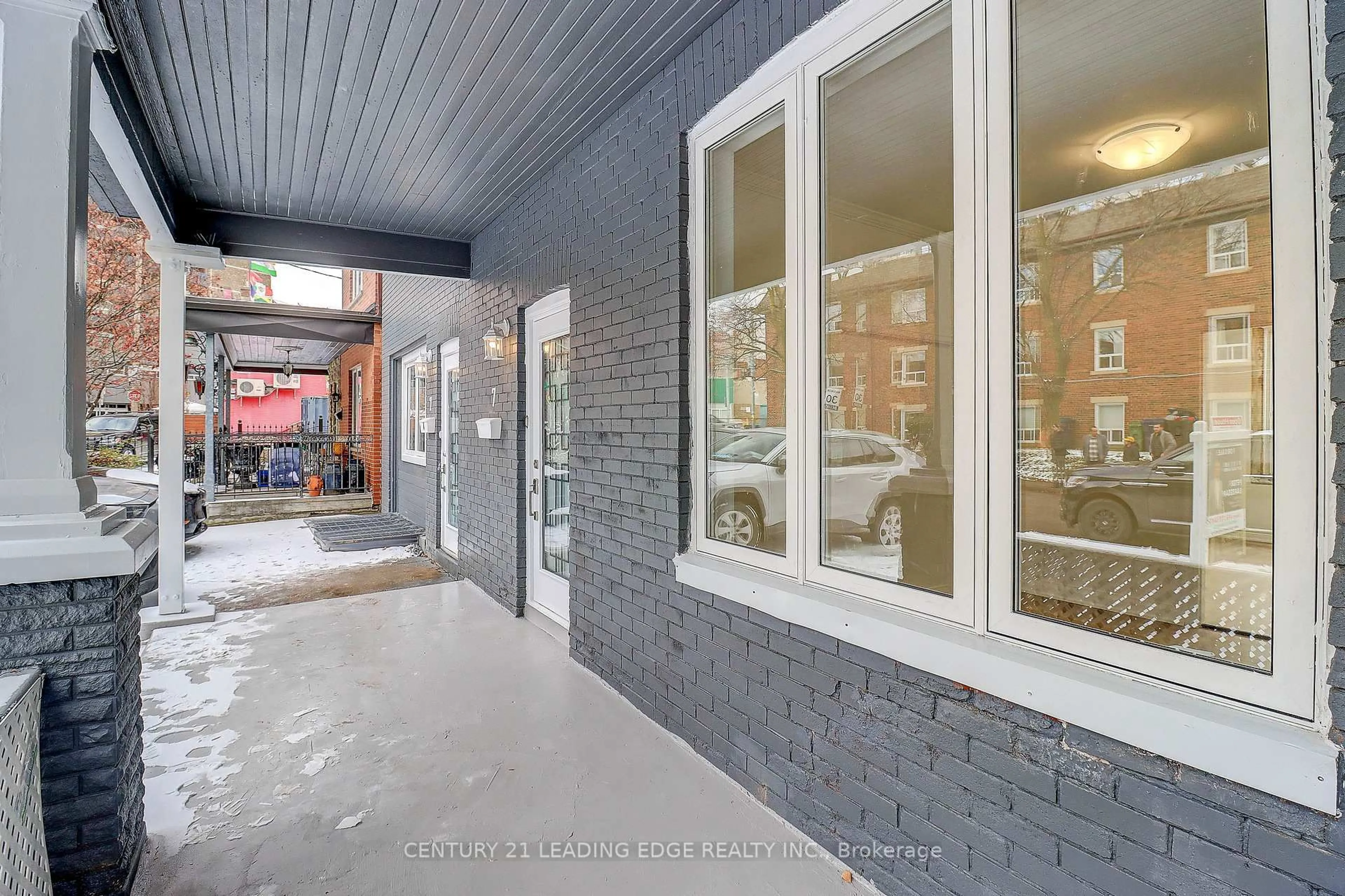 Unknown for 7 Ellsworth Ave, Toronto Ontario M6G 2K4